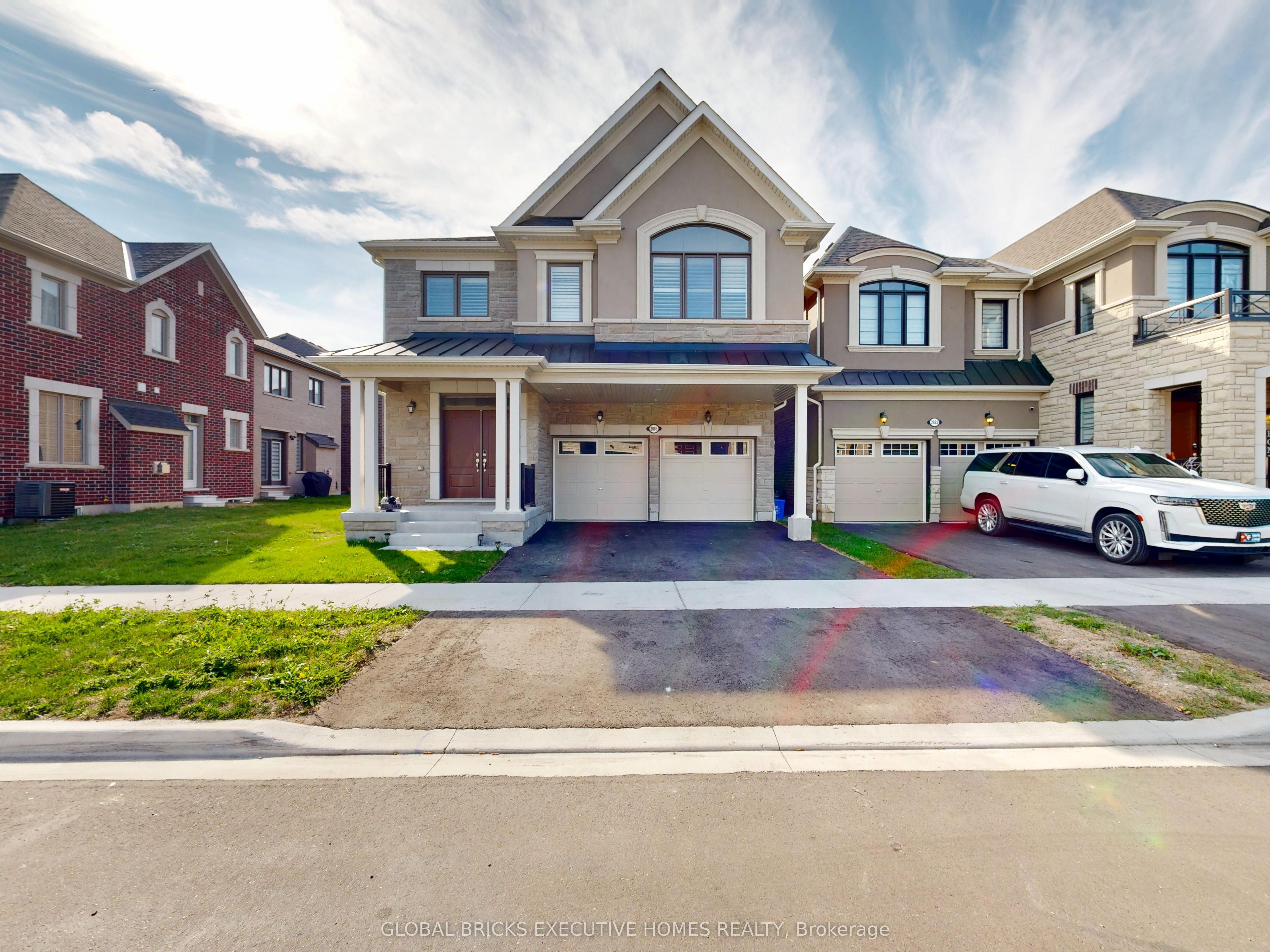 2885 Foxden Square, Pickering, ON L1X 0N9