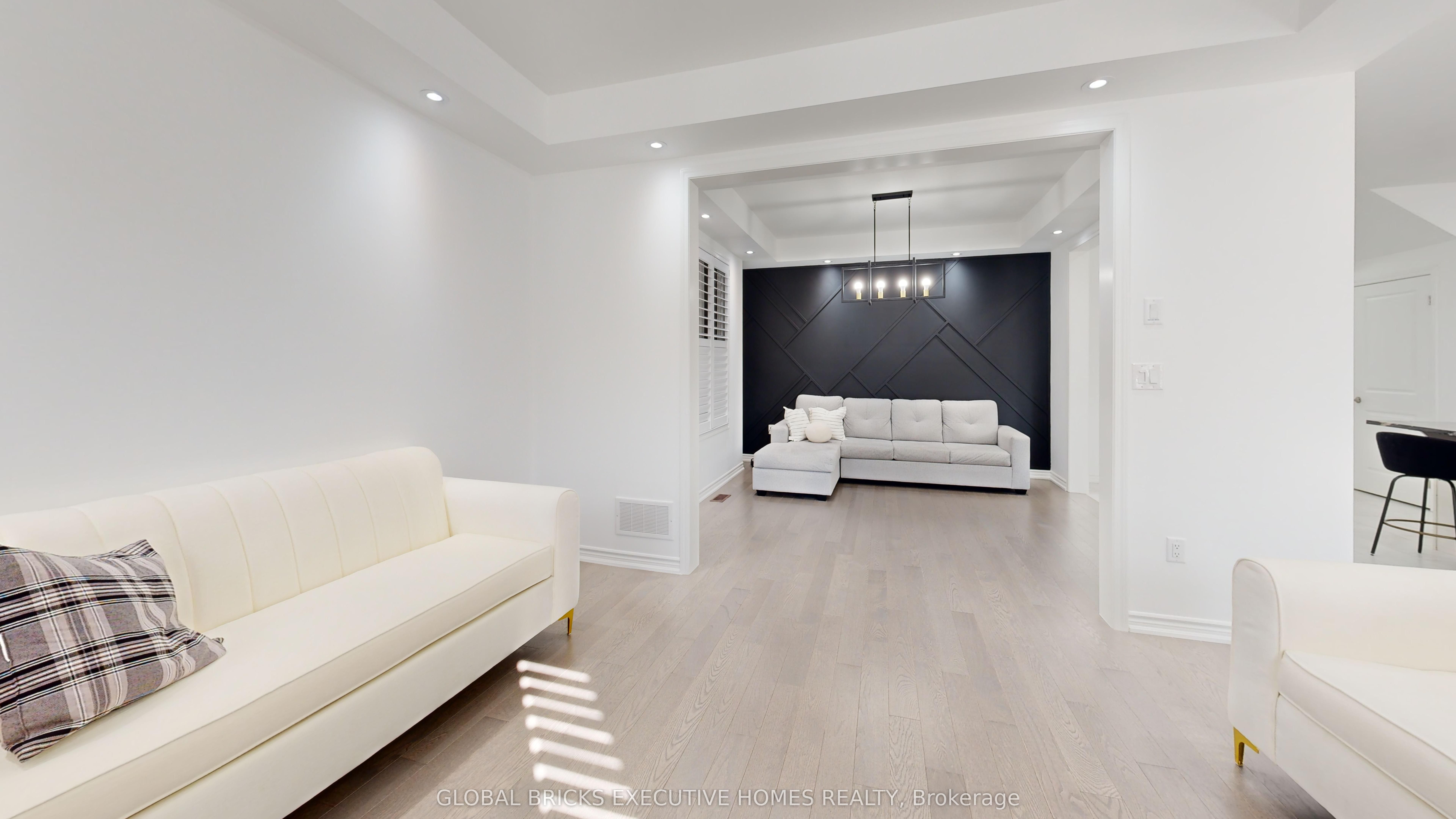 2885 Foxden Square, Pickering, ON L1X 0N9 photo 4