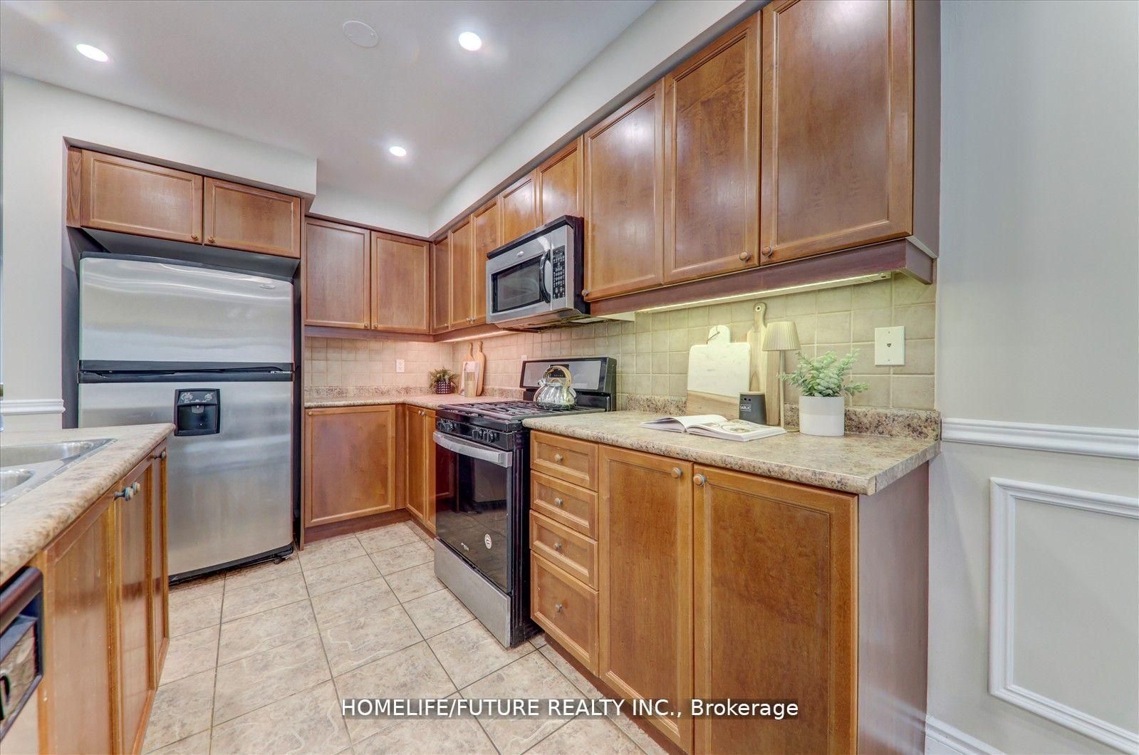 16 Barden Crescent, Ajax, ON L1Z 2A8 photo 4