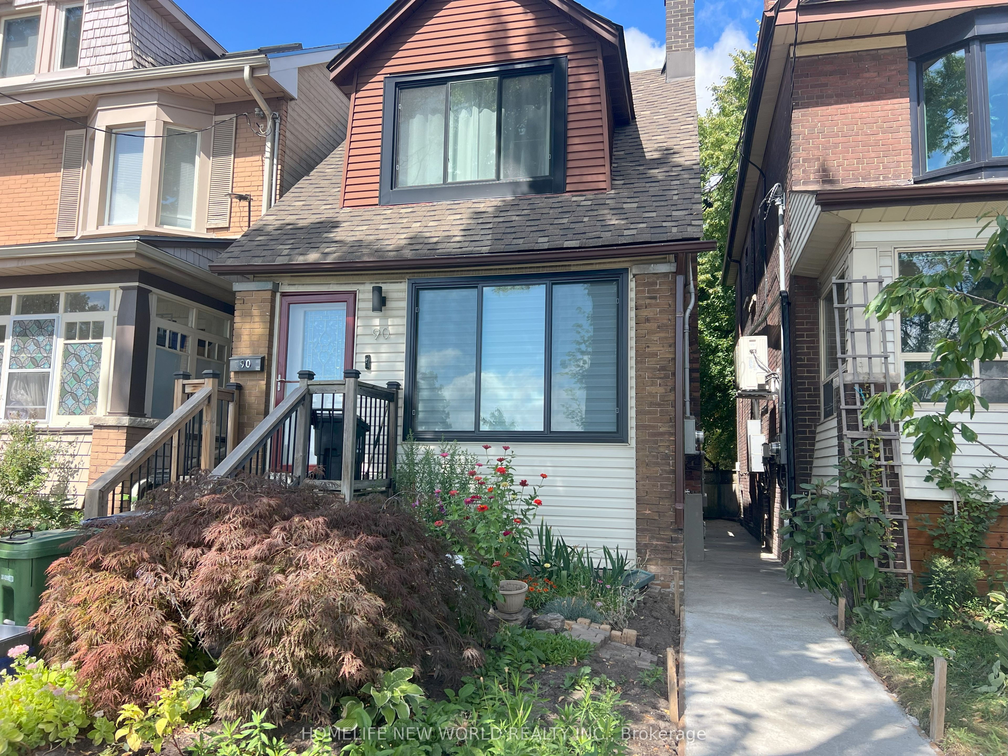 90 Oakvale Avenue Lower, Toronto, ON M4J 1J1