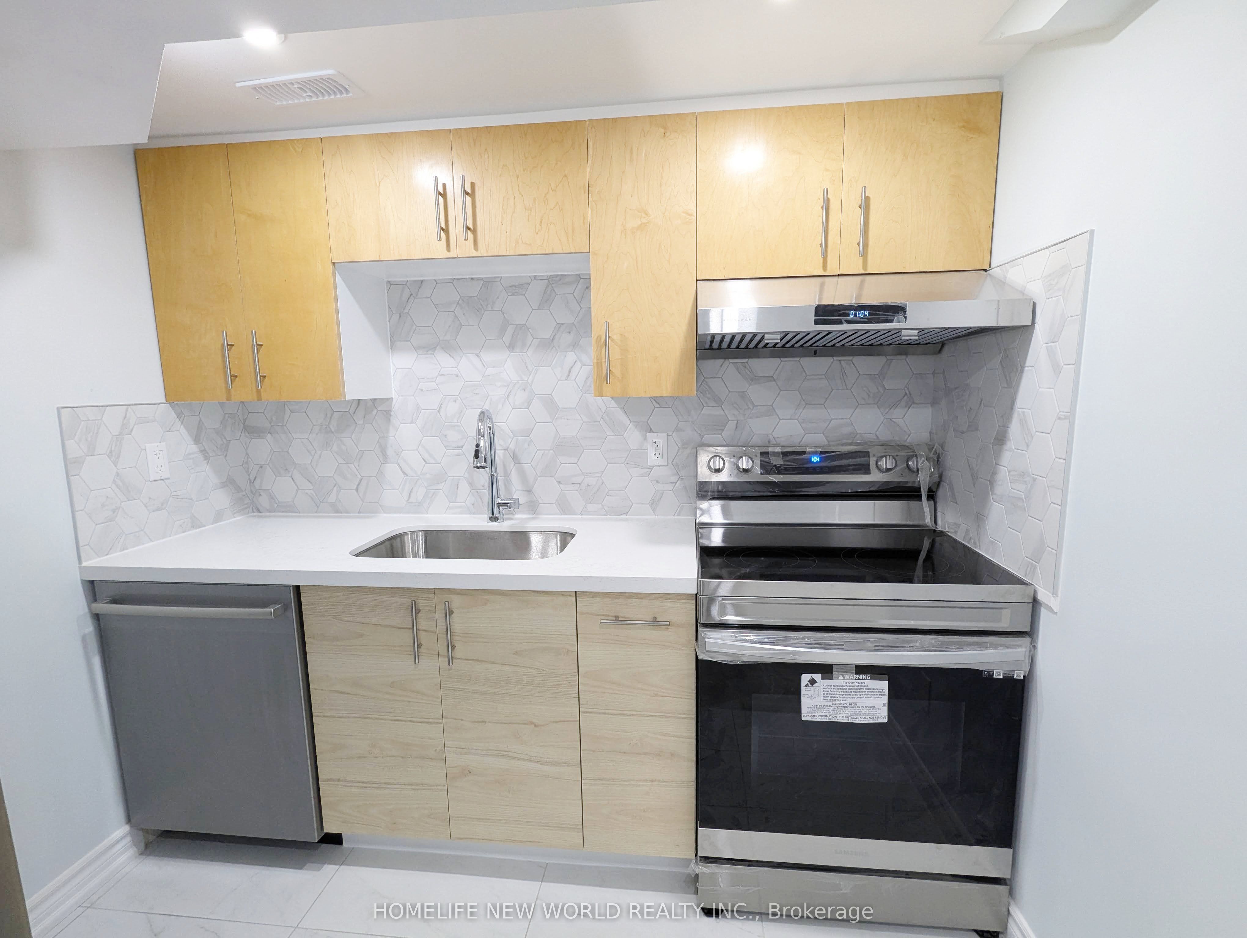 90 Oakvale Avenue Lower, Toronto, ON M4J 1J1 photo 3
