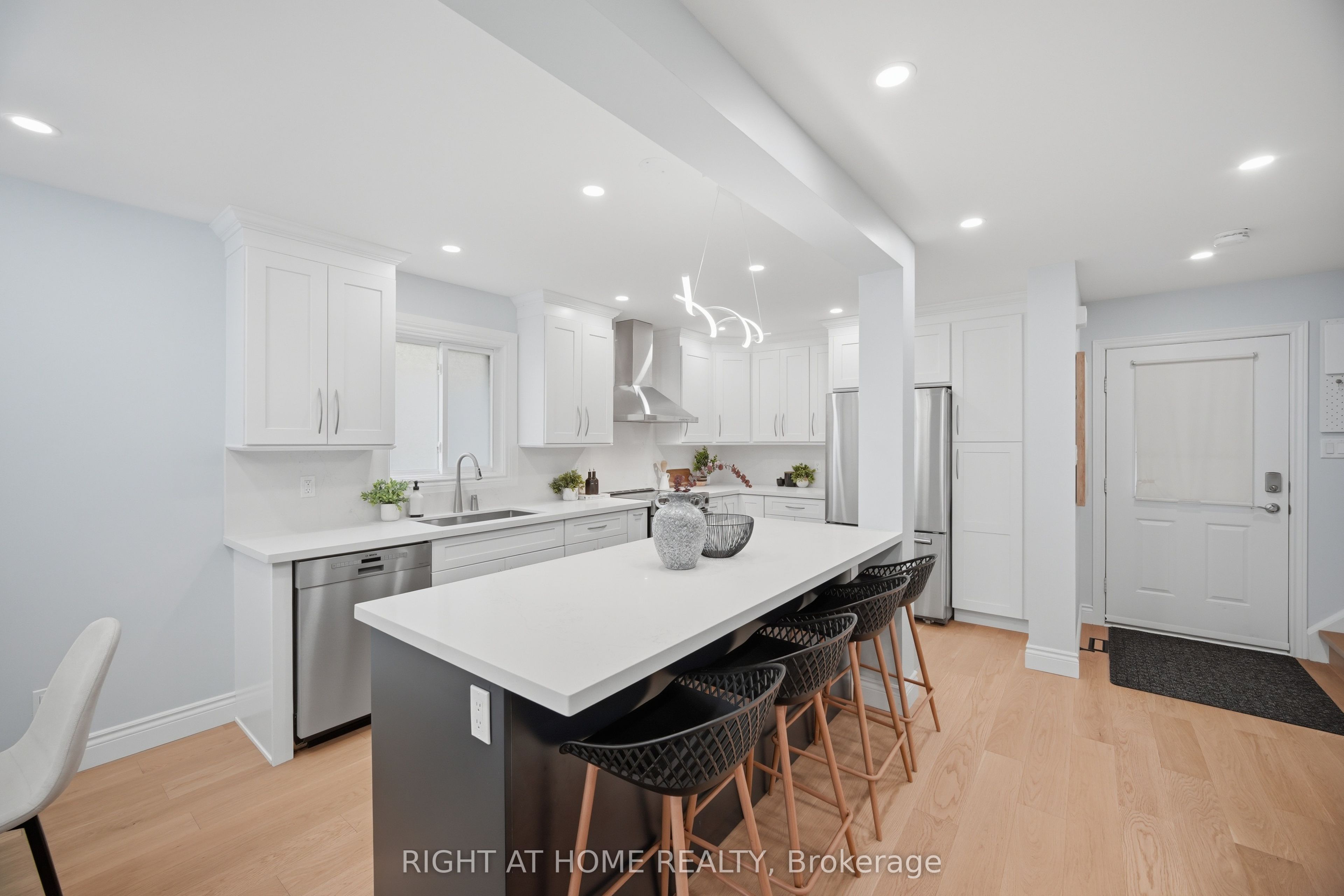 21 Dobson Drive, Ajax, ON L1S 5C2 photo 5