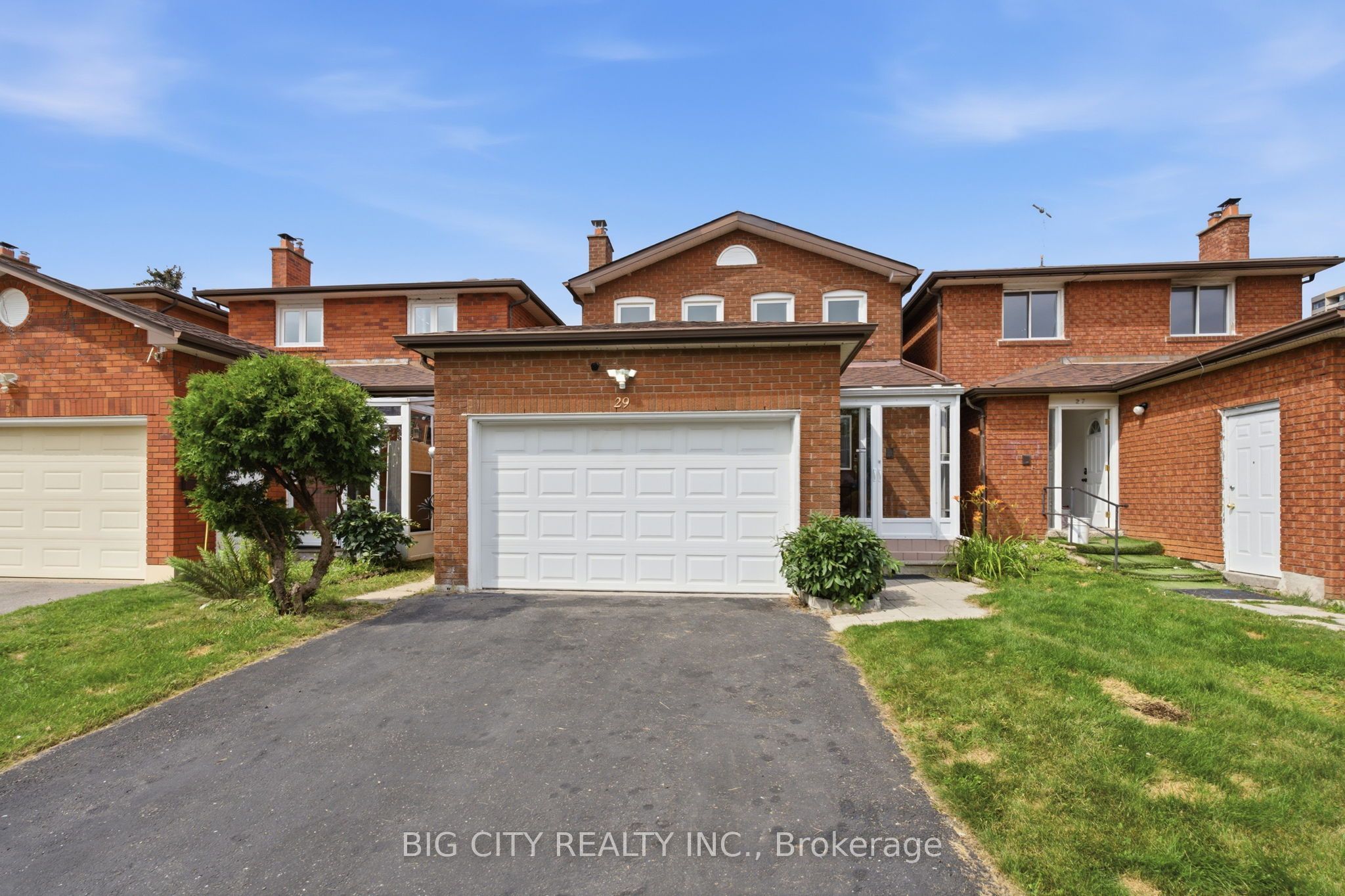 29 Rainthorpe Crescent, Toronto, ON M1W 3S6 photo 2
