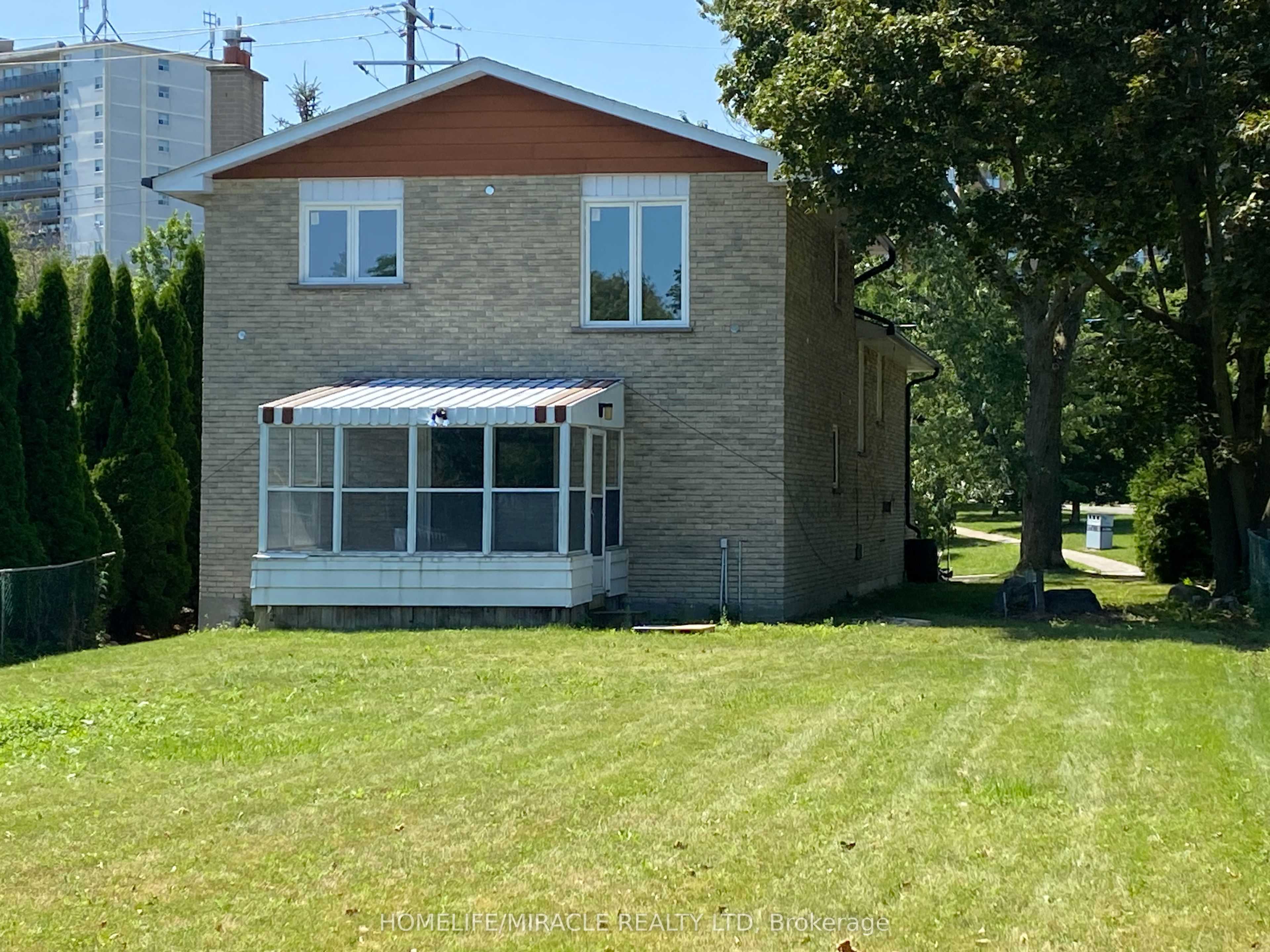 289 Livingston Road, Toronto, ON M1E 1M2