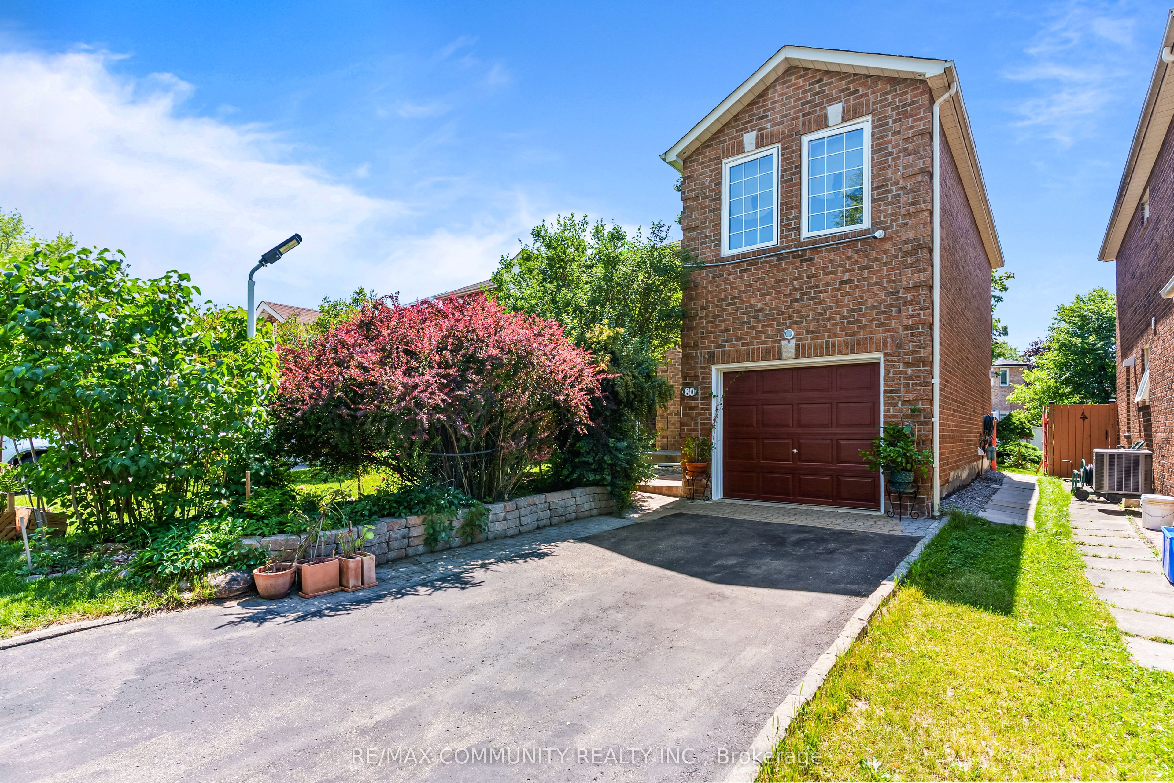 80 Brockman Crescent, Ajax, ON L1T 2L7 photo 2
