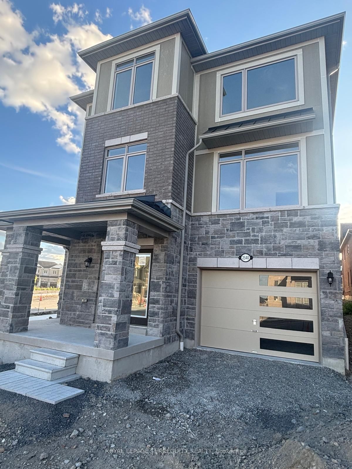 2540 Hibiscus Drive, Pickering, ON L1X 0M6 photo 5