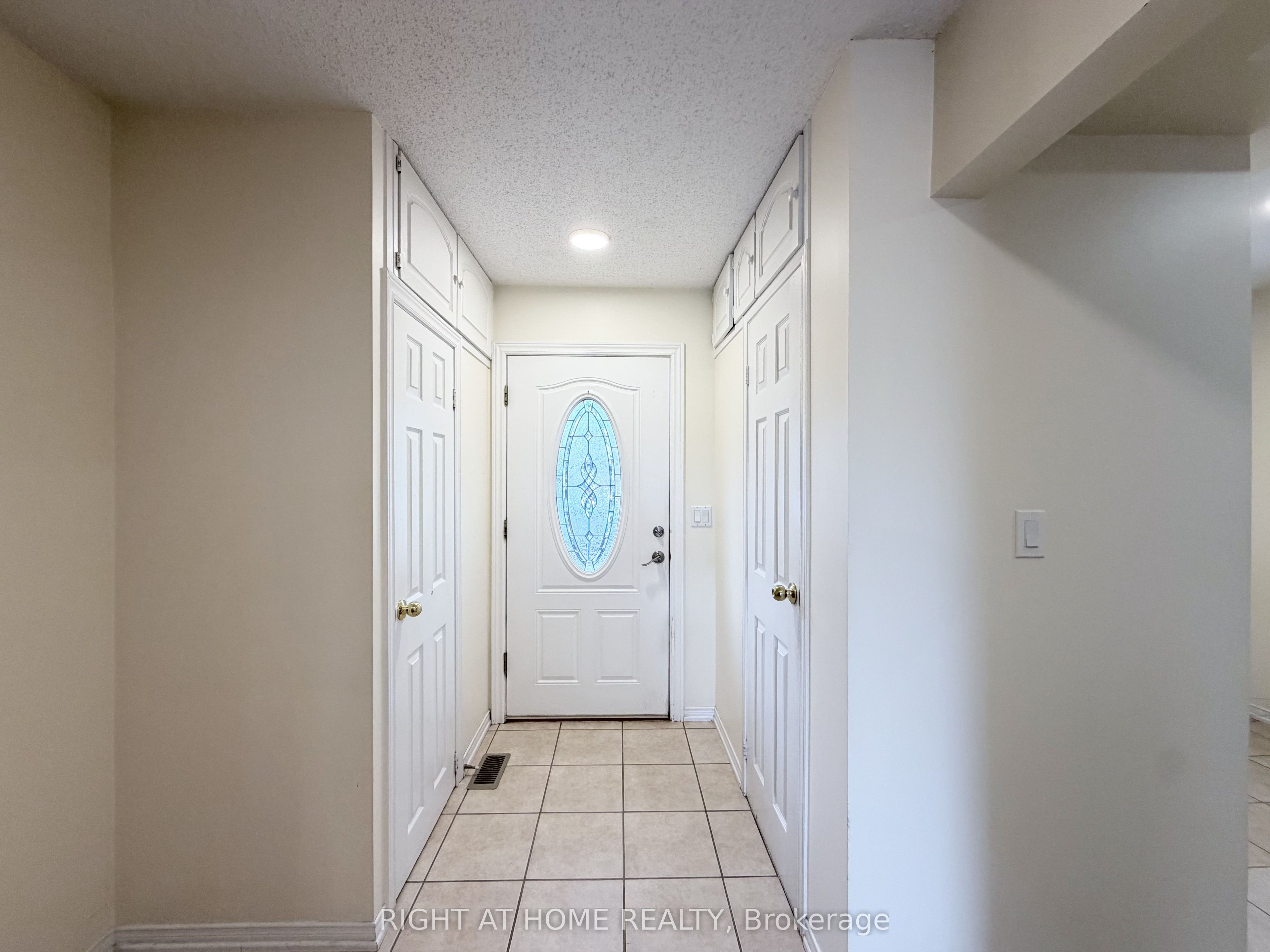 1502 O'Hara Court, Oshawa, ON L1J 8A3 photo 3