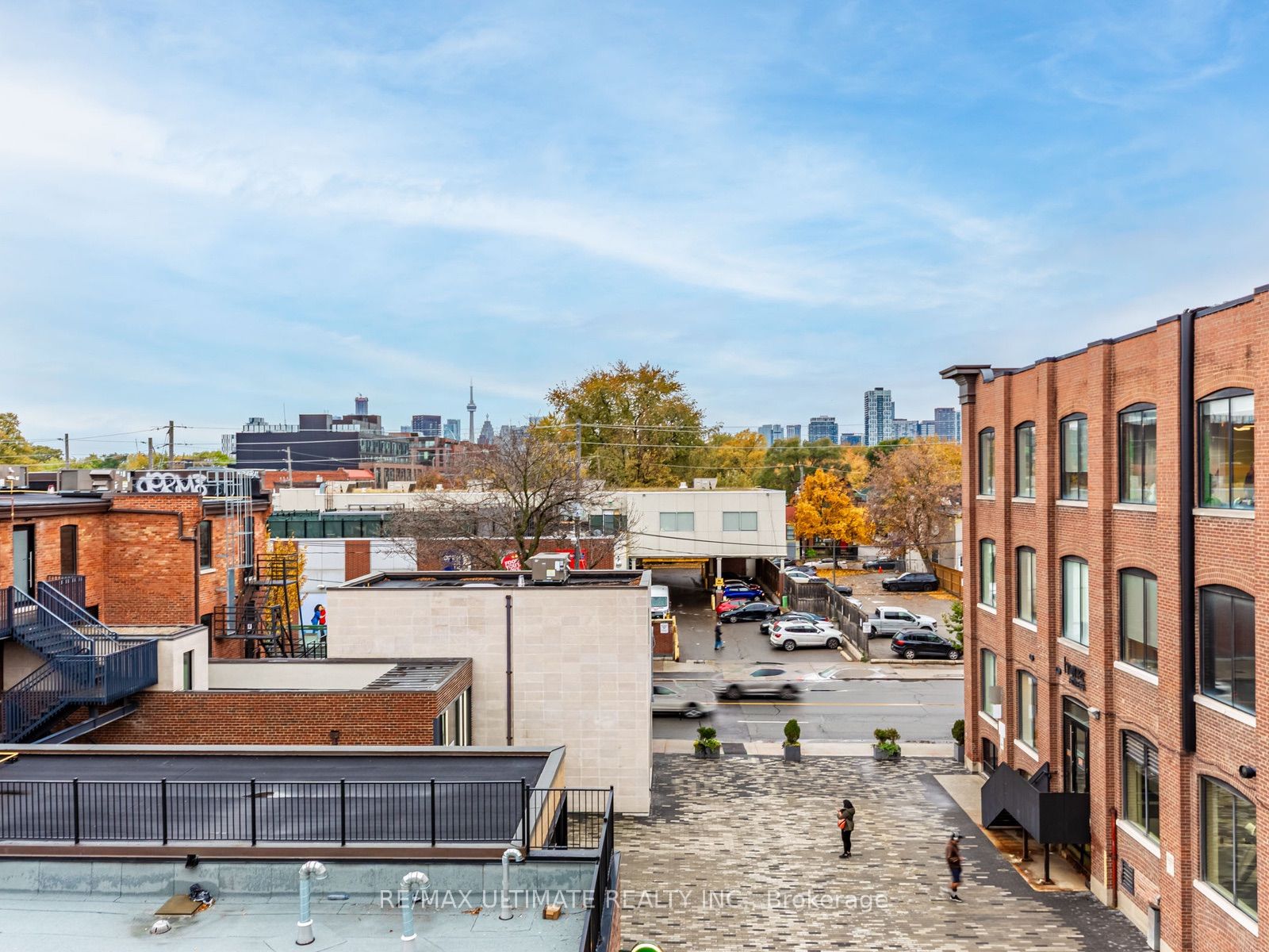 996 Queen Street E 4, Toronto, ON M4M 1K1 photo 3