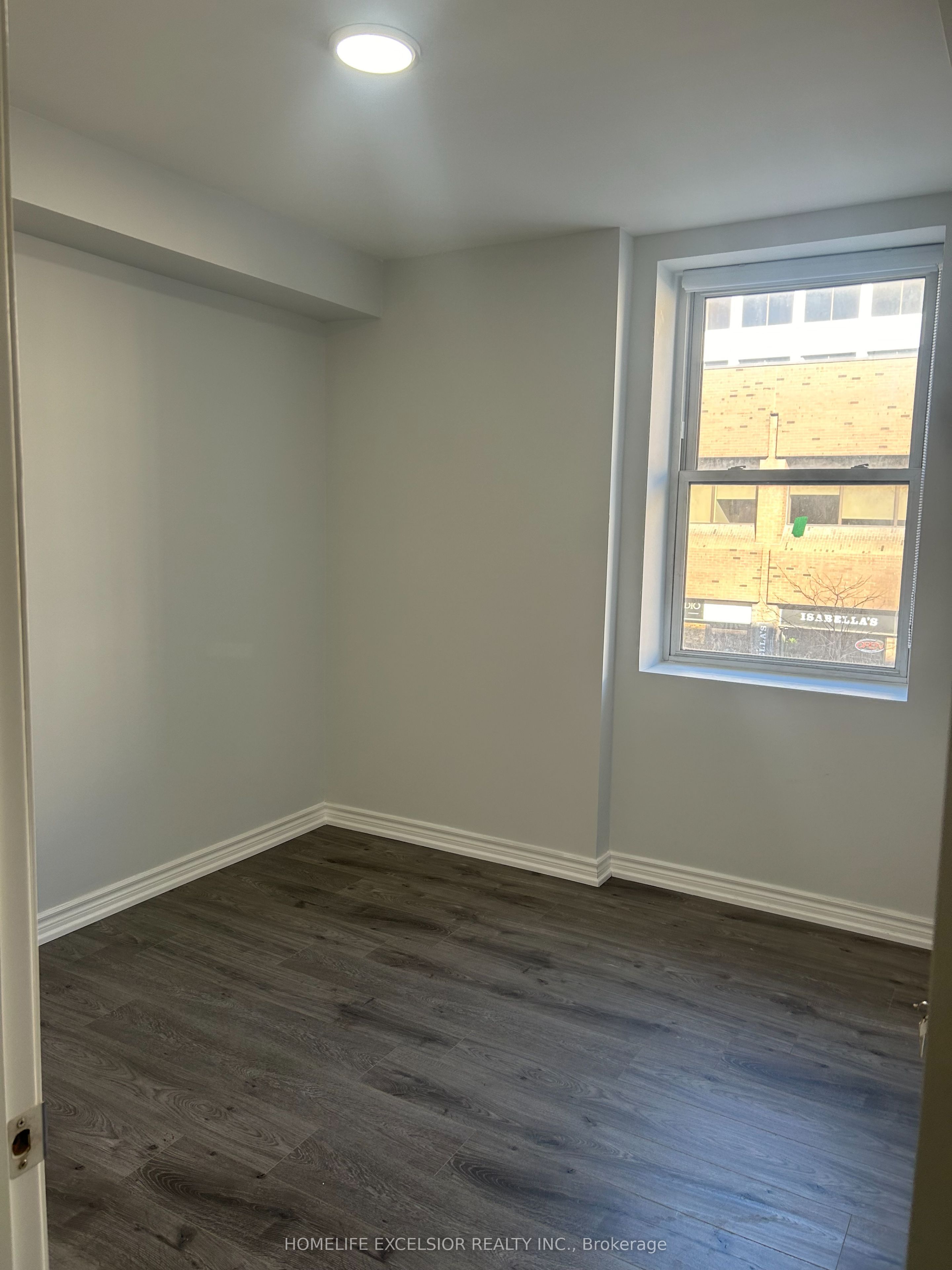 3 Simcoe Street S Unit 3, Oshawa, ON L1H 1A9 photo 2