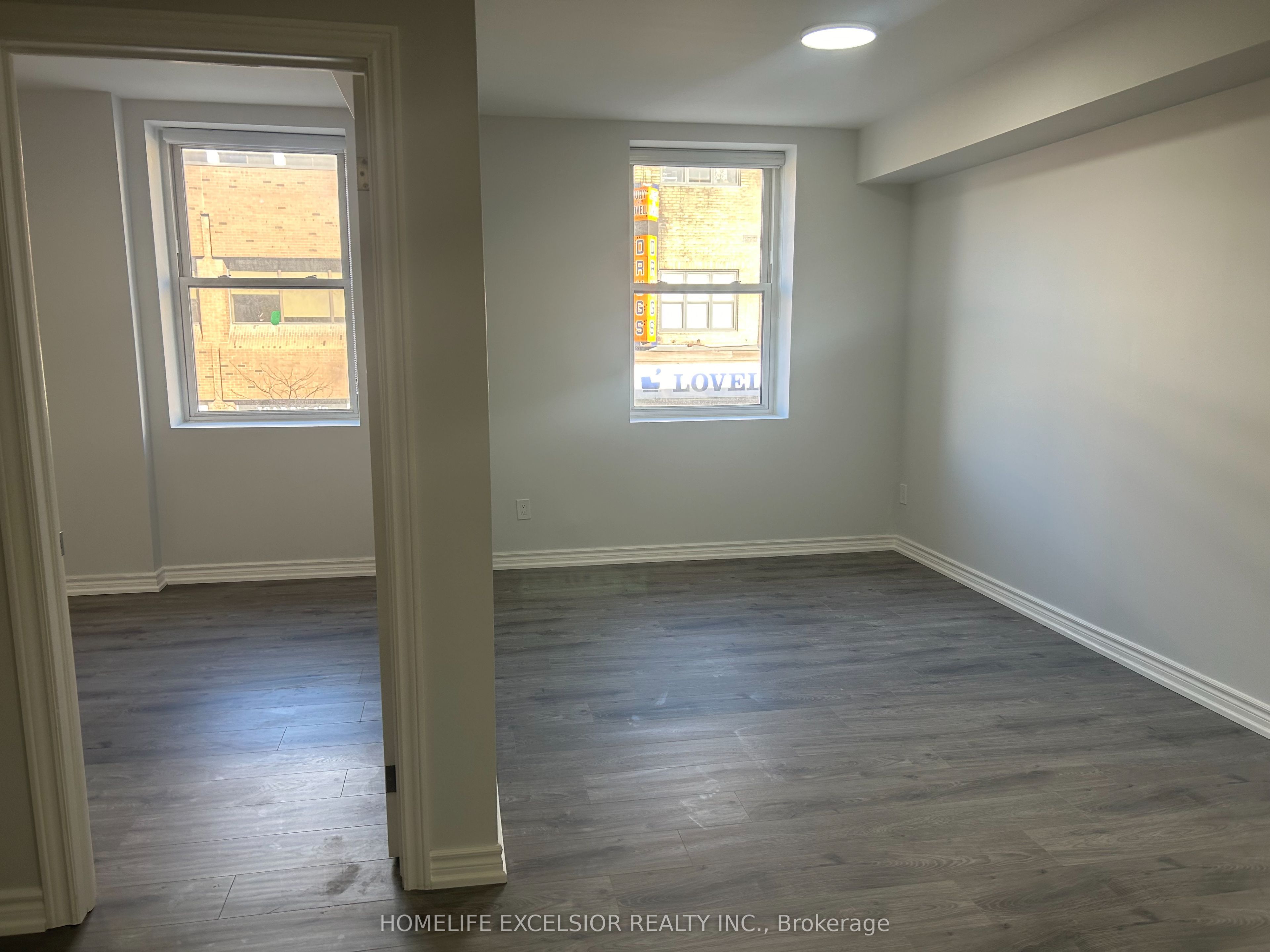 3 Simcoe Street S Unit 3, Oshawa, ON L1H 1A9 photo 4