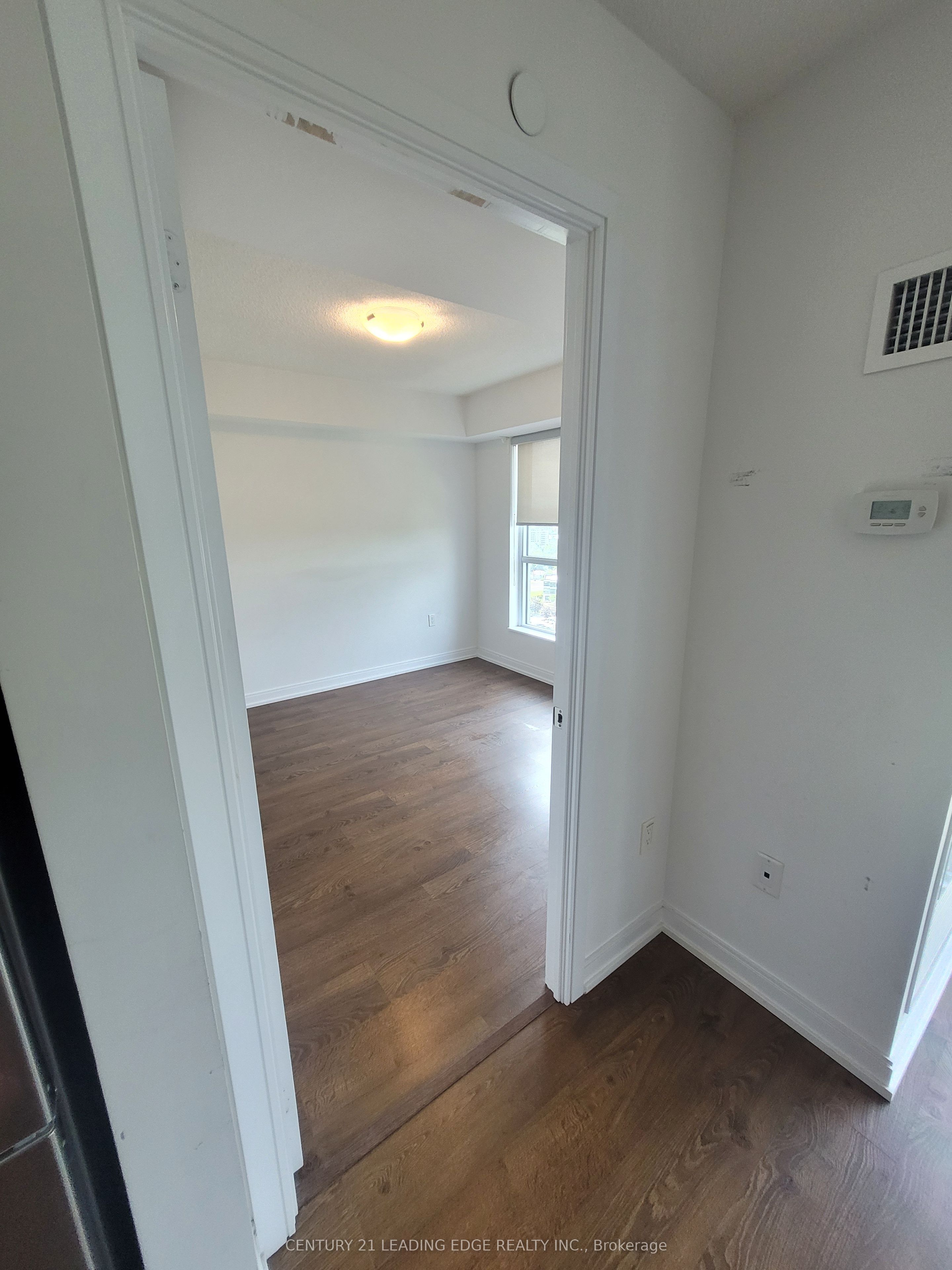 275 Village Green Square S 1921, Toronto, ON M1S 0L8 photo 5