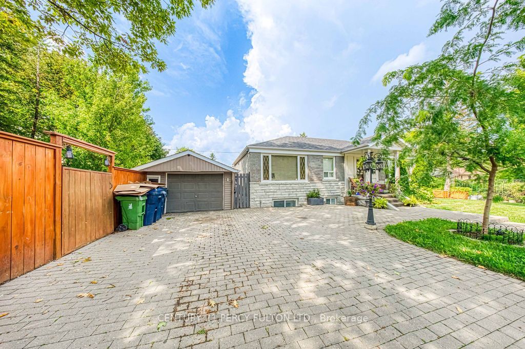 36 Merryfield Drive, Toronto, ON M1P 1J5 photo 2