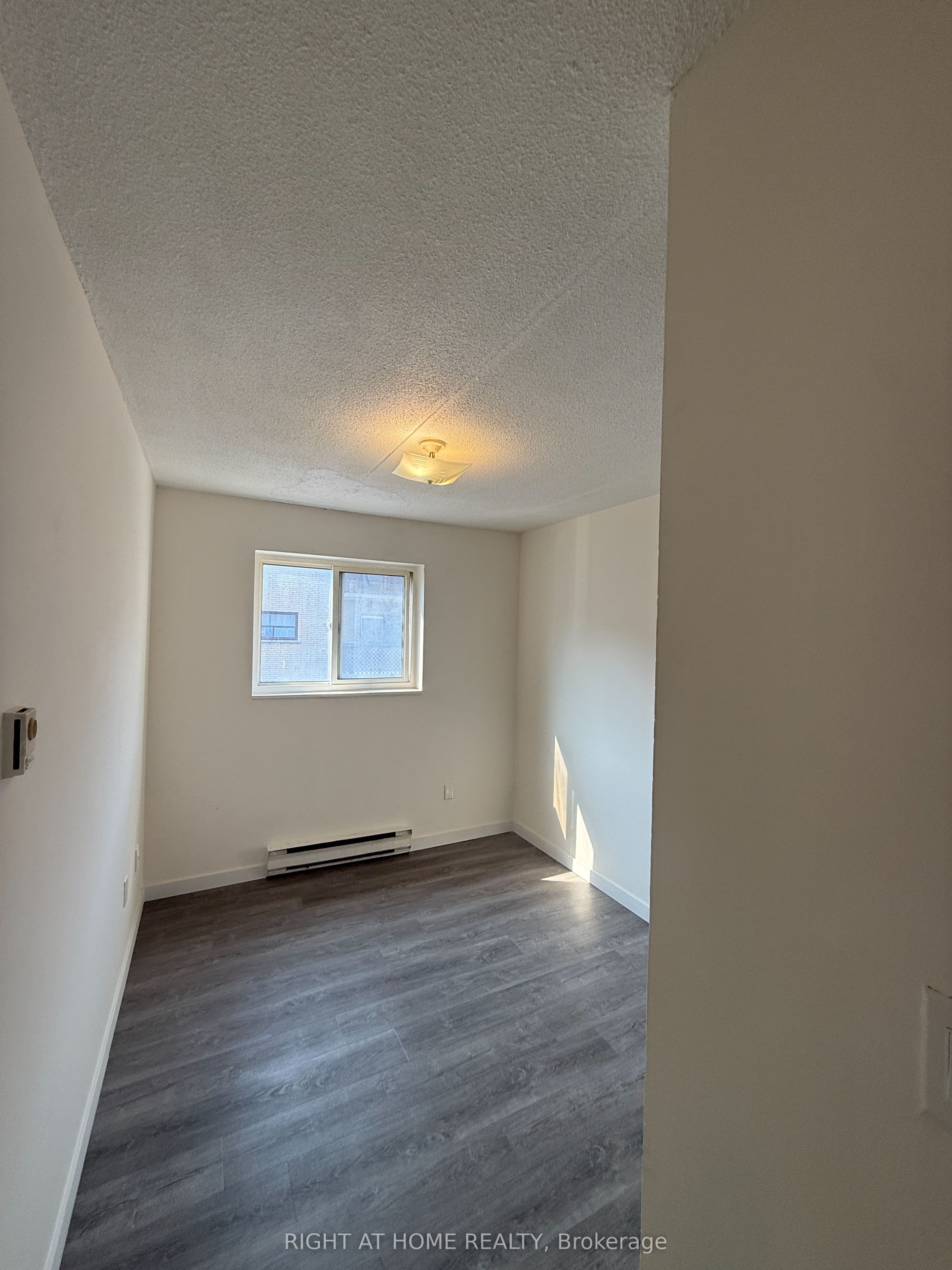 555 Oxford Street 205, Oshawa, ON L1J 3V5 photo 4
