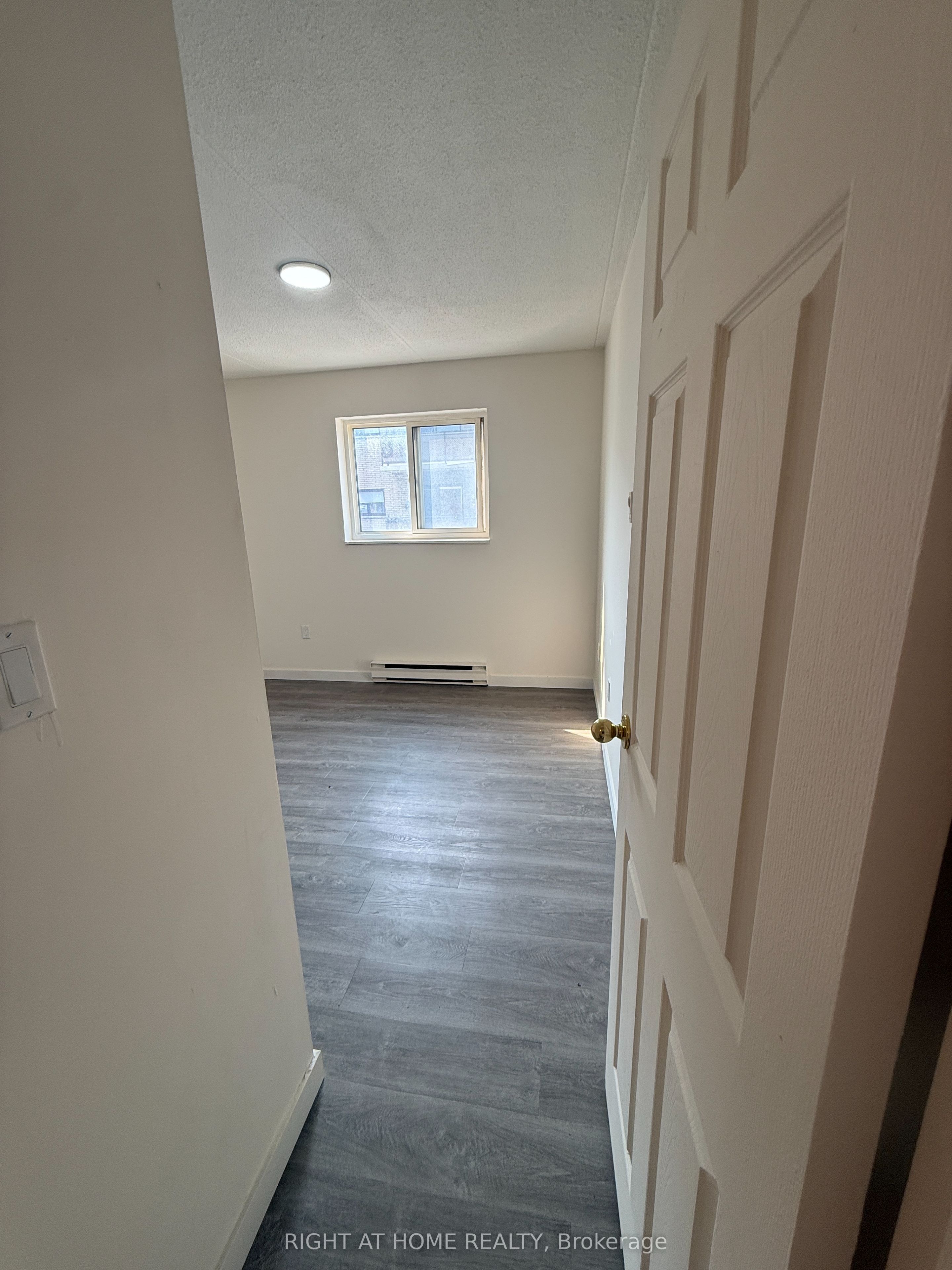 555 Oxford Street 205, Oshawa, ON L1J 3V5 photo 5