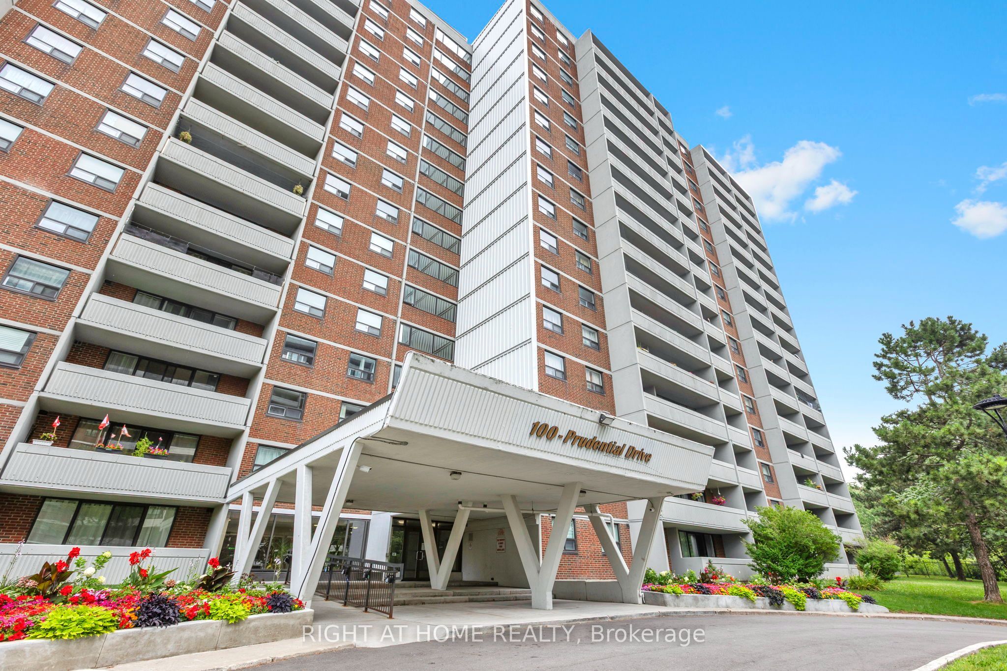 100 Prudential Drive 1608, Toronto, ON M1P 4V4