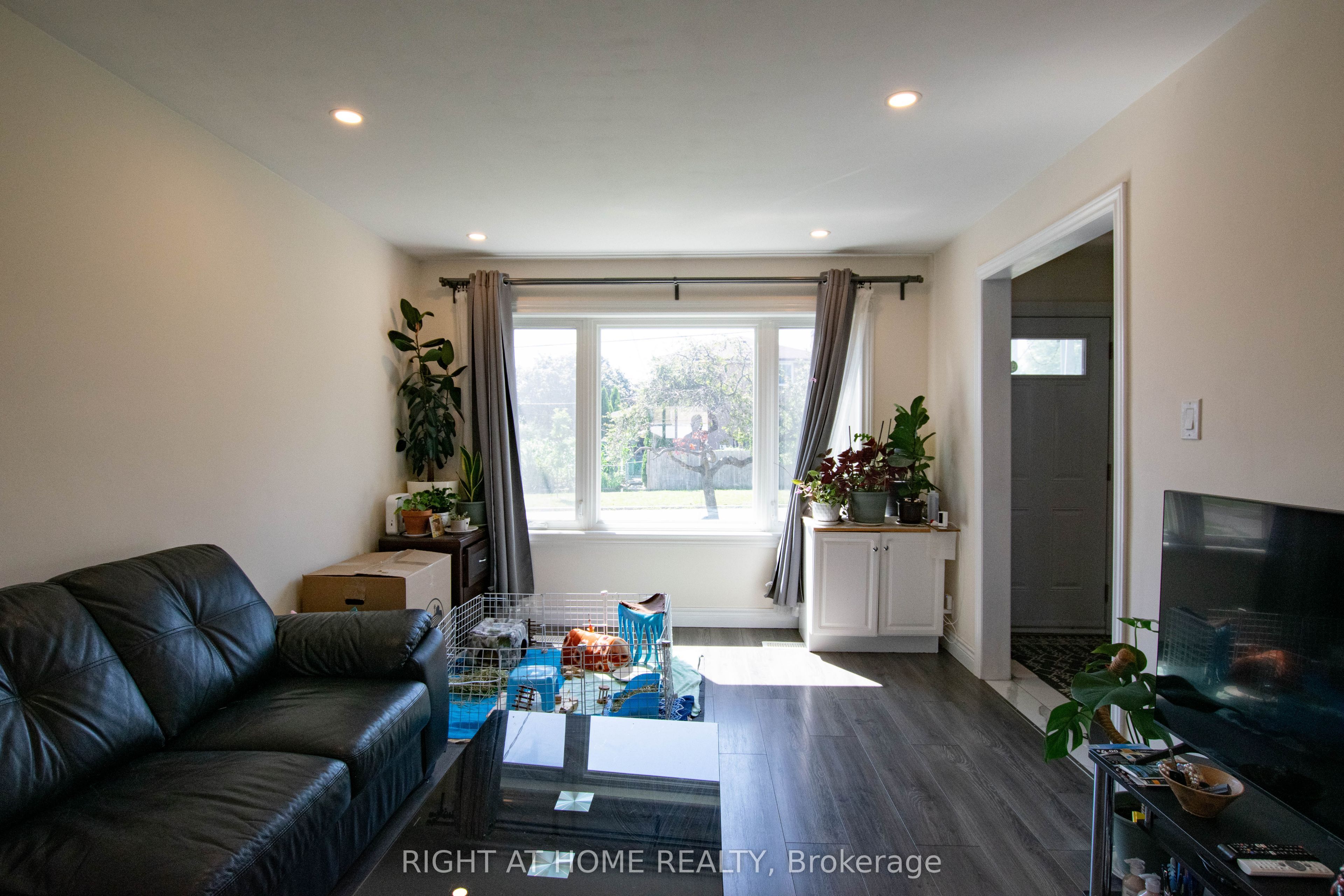 32 Ellendale Drive, Toronto, ON M1P 1N2 photo 4