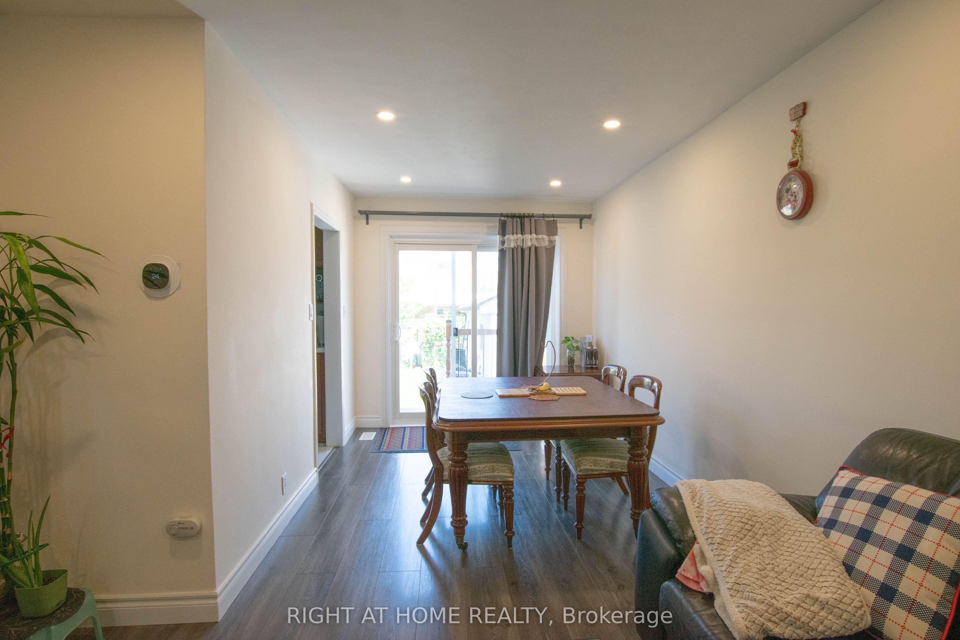 32 Ellendale Drive, Toronto, ON M1P 1N2 photo 5