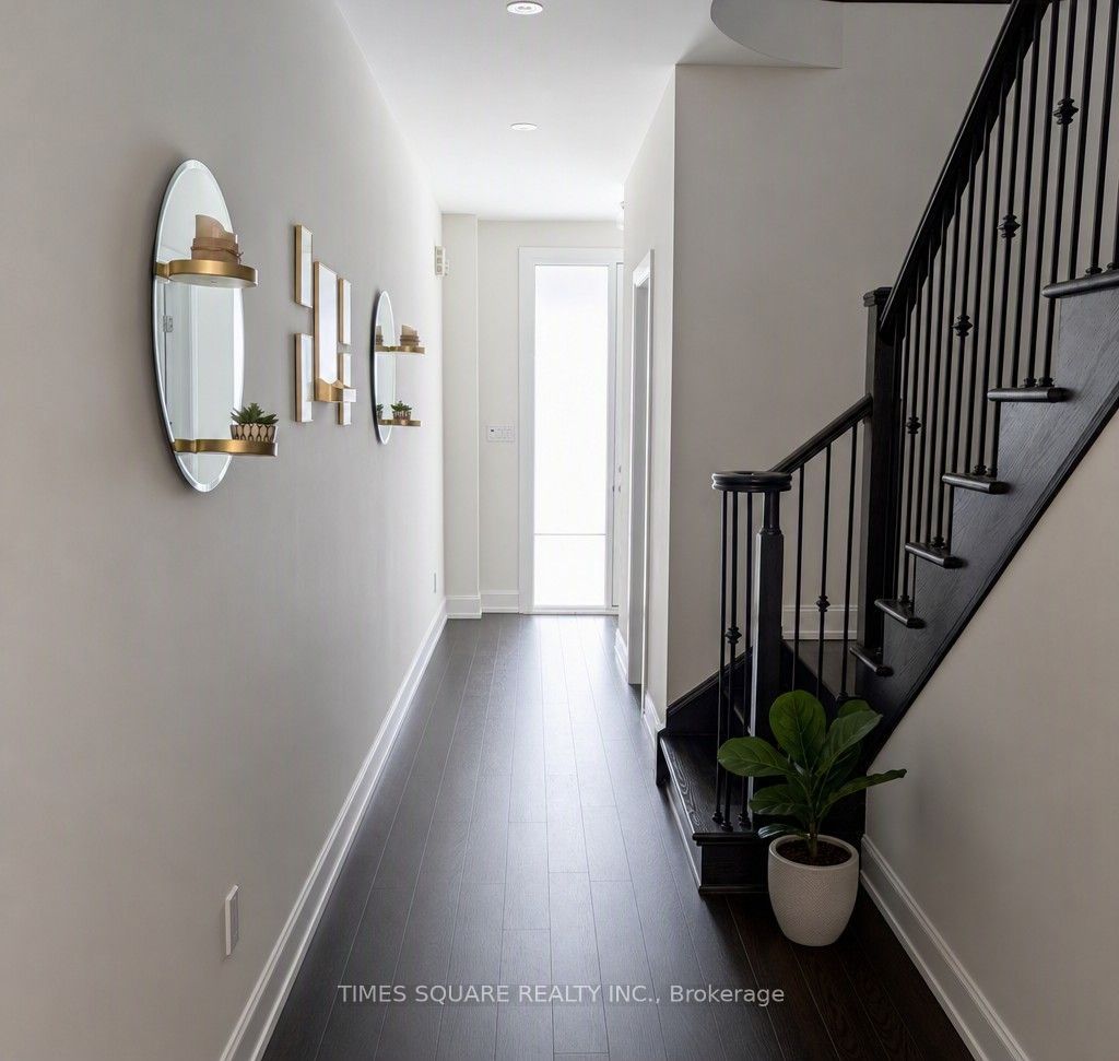 24 Walter Clifford Nesbitt Drive, Whitby, ON L1P 0G5 photo 2
