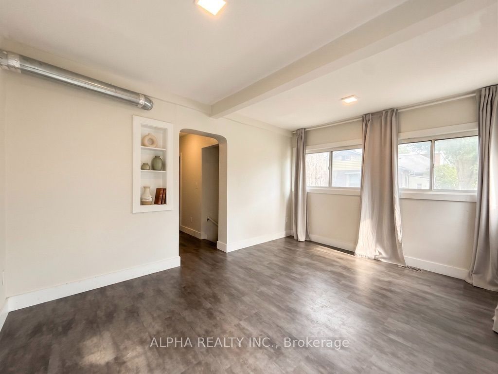212 Monarch Park Avenue Main, Toronto, ON M4J 4S1 photo 2