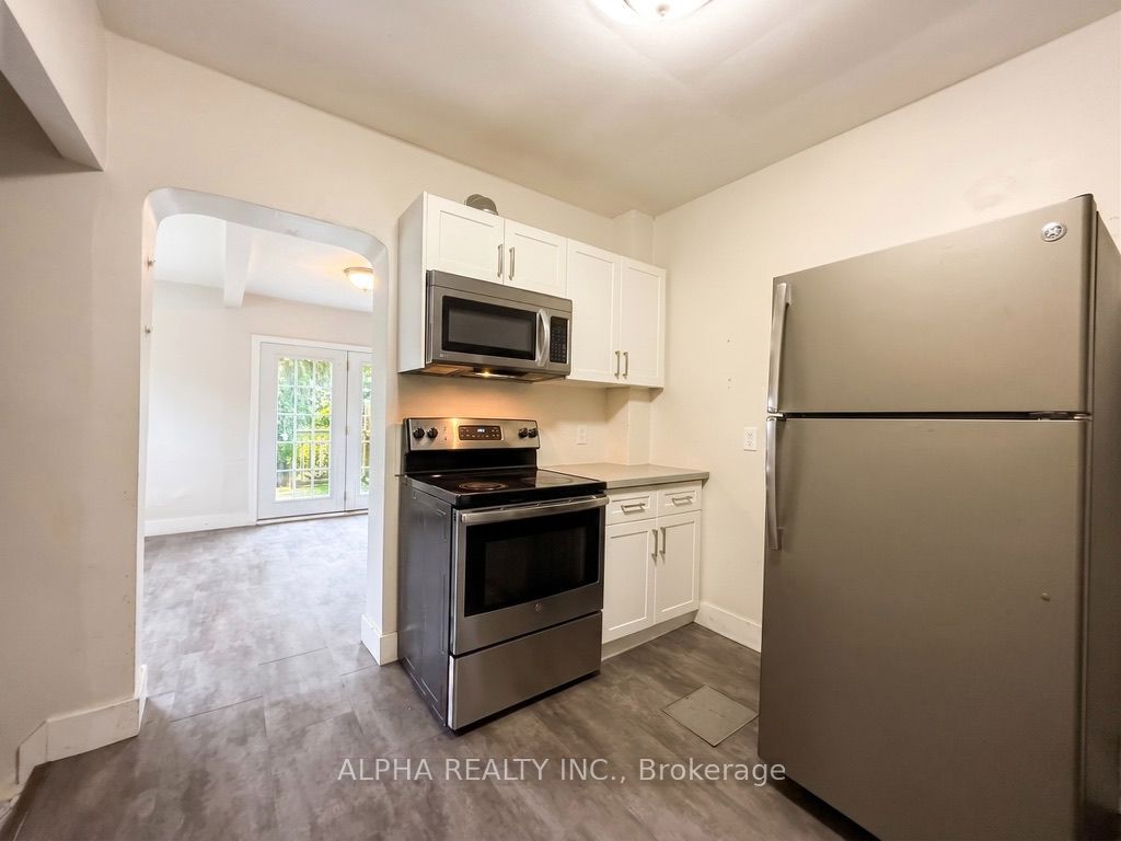 212 Monarch Park Avenue Main, Toronto, ON M4J 4S1 photo 5