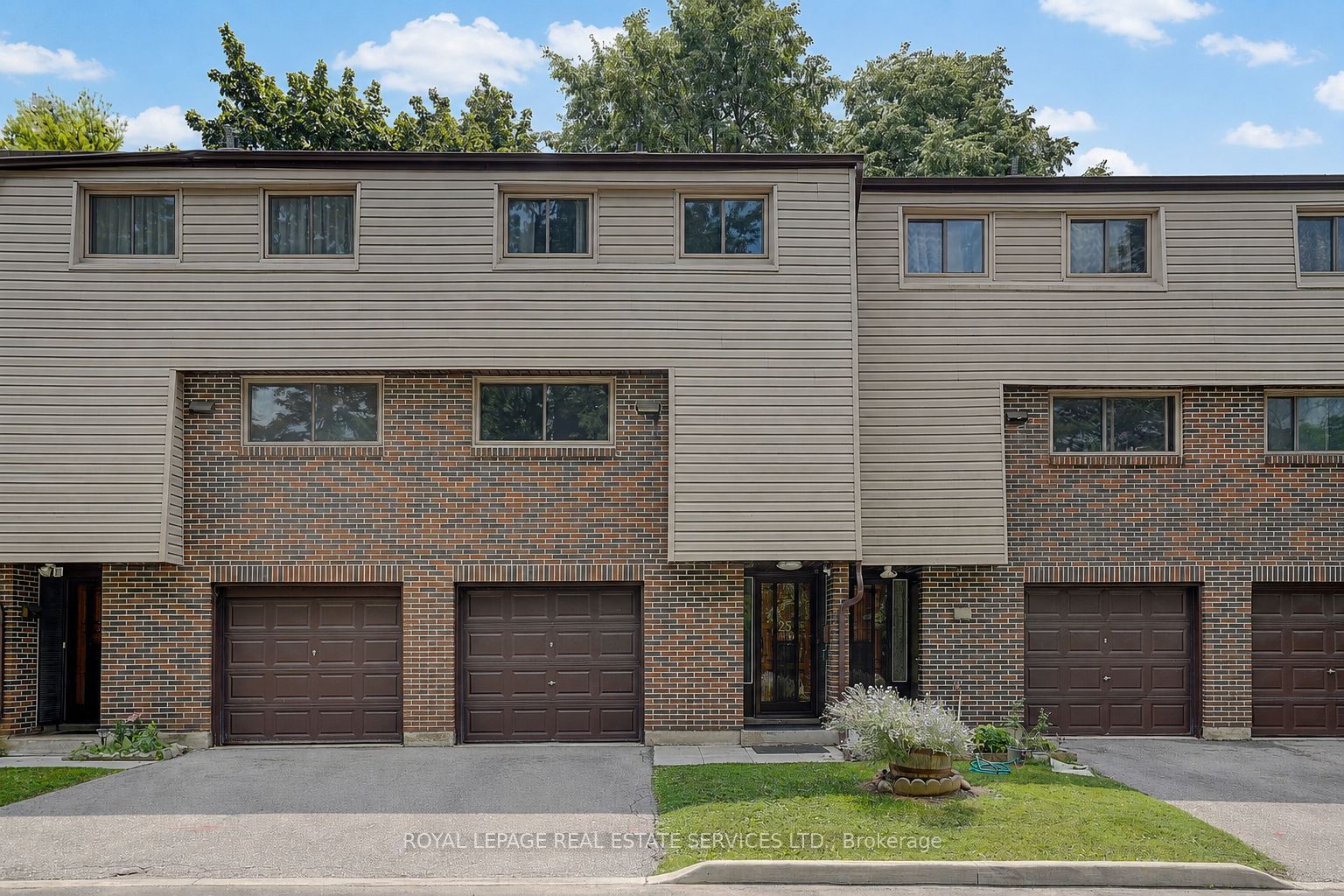 2020 Pharmacy Avenue 23, Toronto, ON M1T 1H8 photo 2