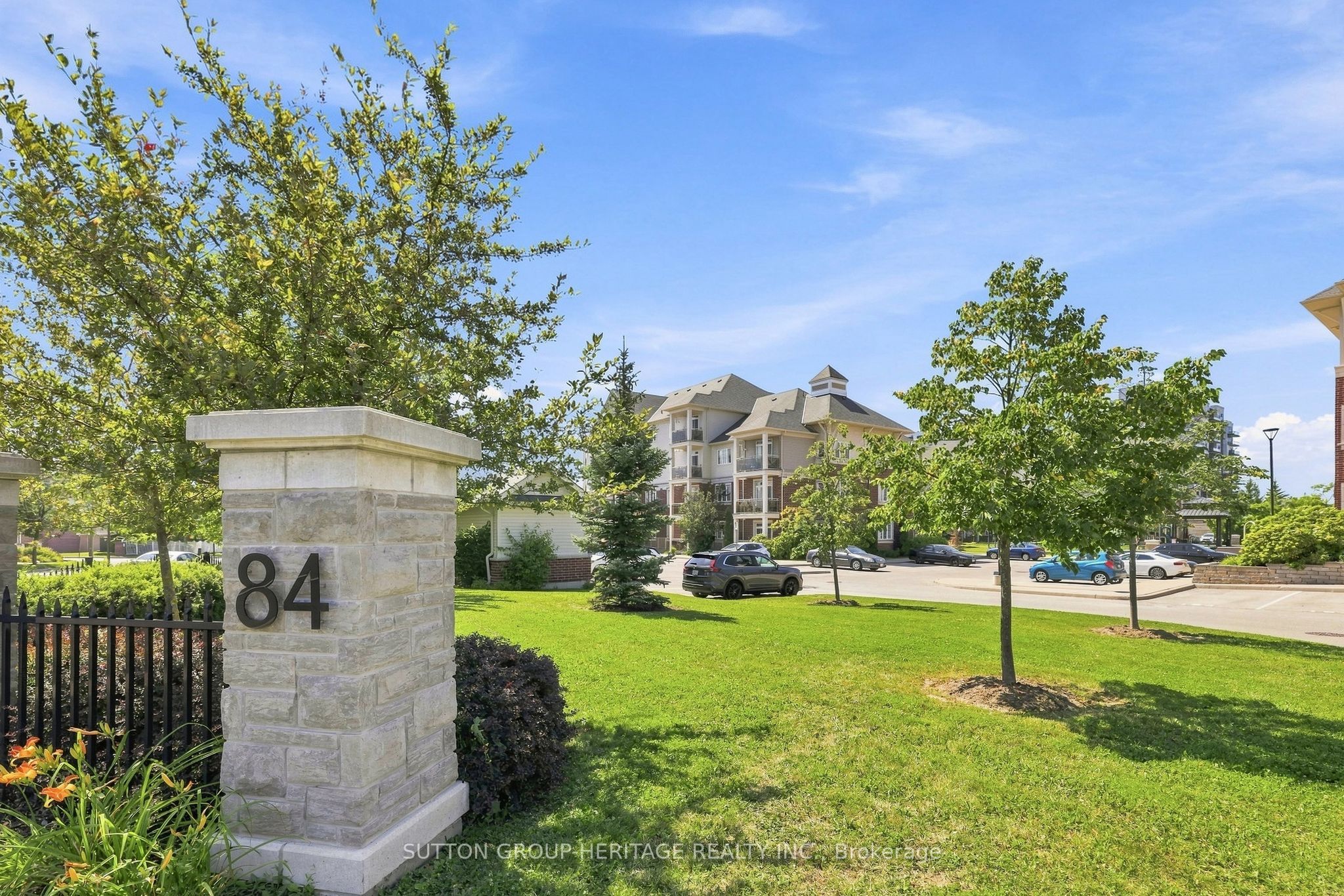 84 Aspen Springs Drive 108, Clarington, ON L1C 0V3