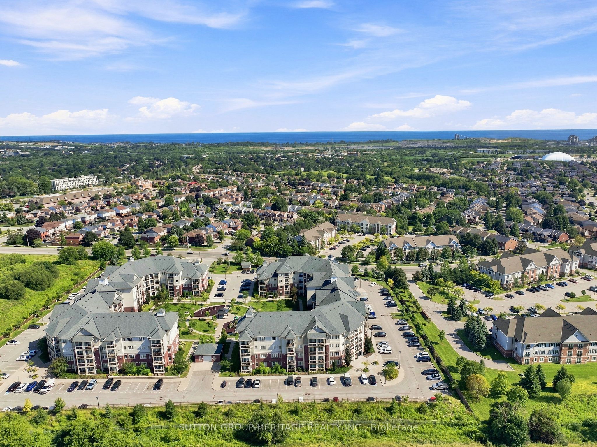 84 Aspen Springs Drive 108, Clarington, ON L1C 0V3 photo 2