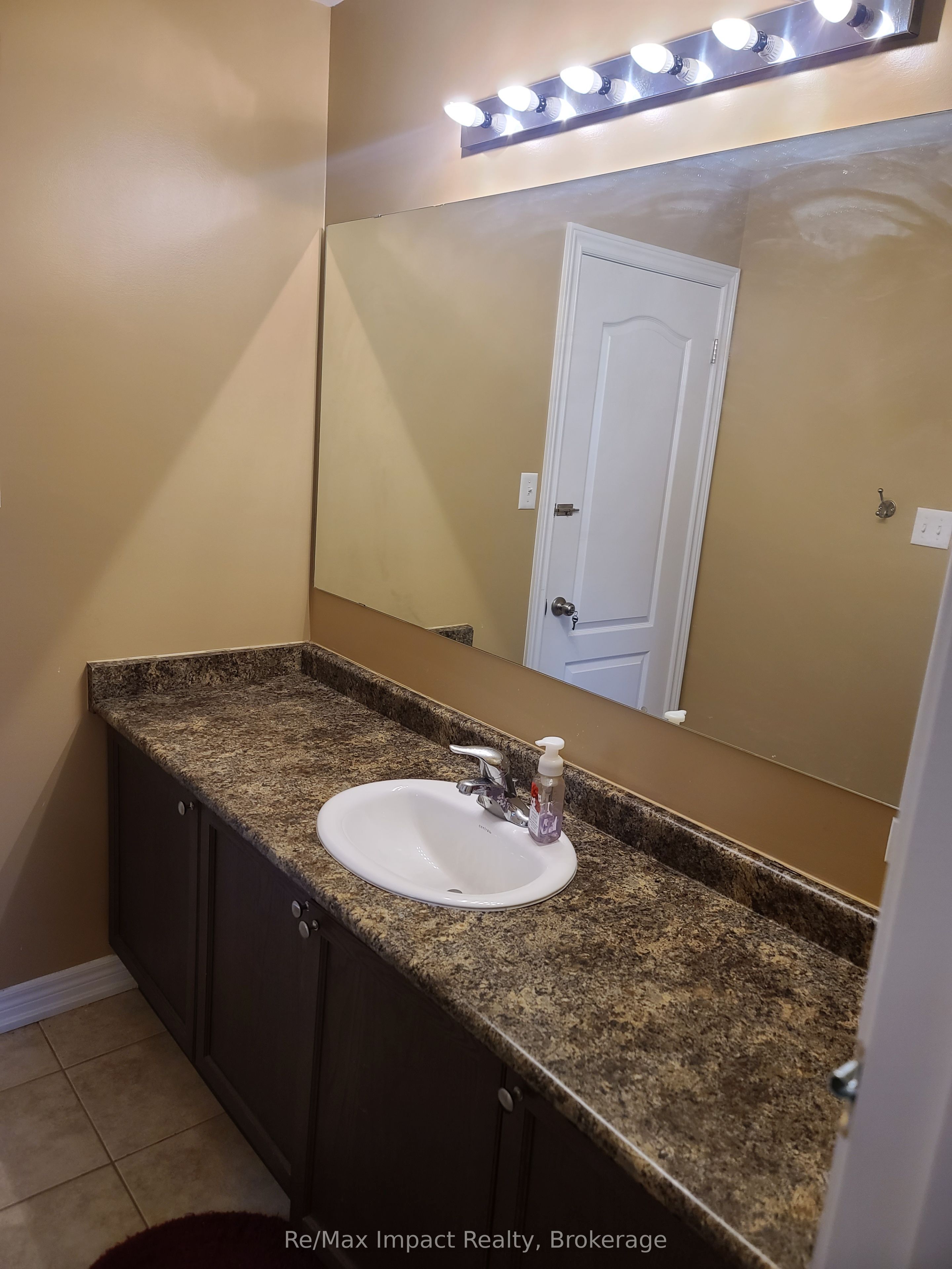 1688 Finkle Drive, Oshawa, ON L1K 0R5 photo 5