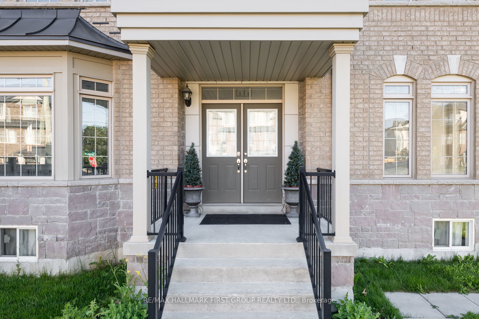 1 Cale Avenue, Clarington, ON L1E 0H5 photo 5