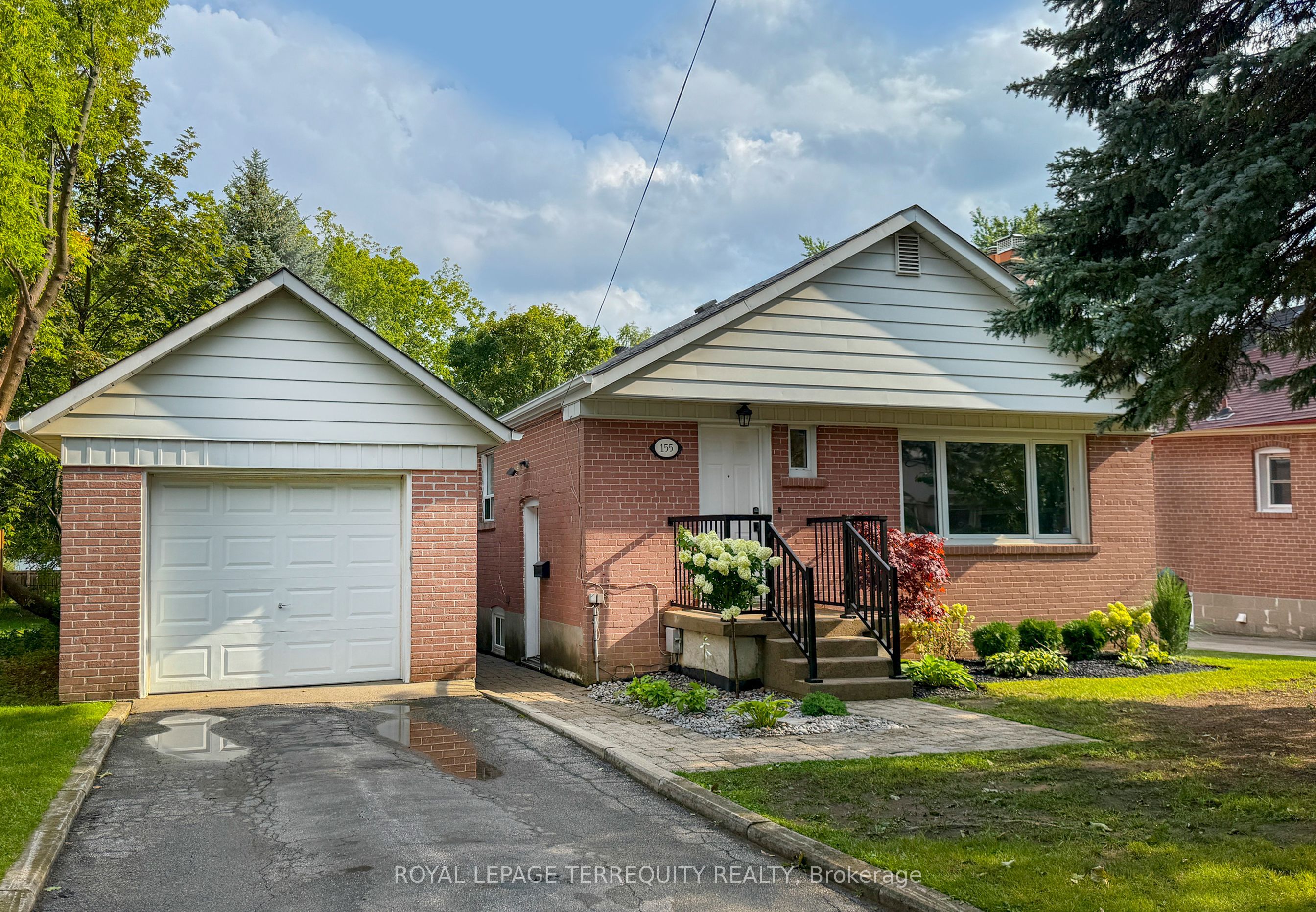 155 Phyllis Avenue, Toronto, ON M1M 1Y5 photo 2