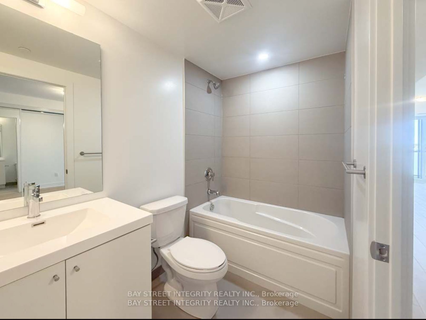 2545 Simcoe Street N 420, Oshawa, ON L1L 0W3 photo 4