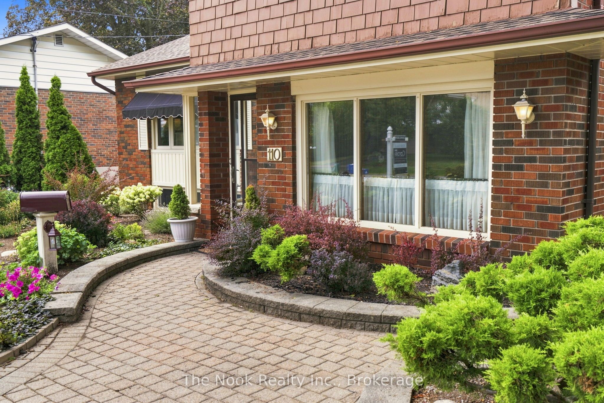 110 Bowman Avenue, Whitby, ON L1N 3T6 photo 4