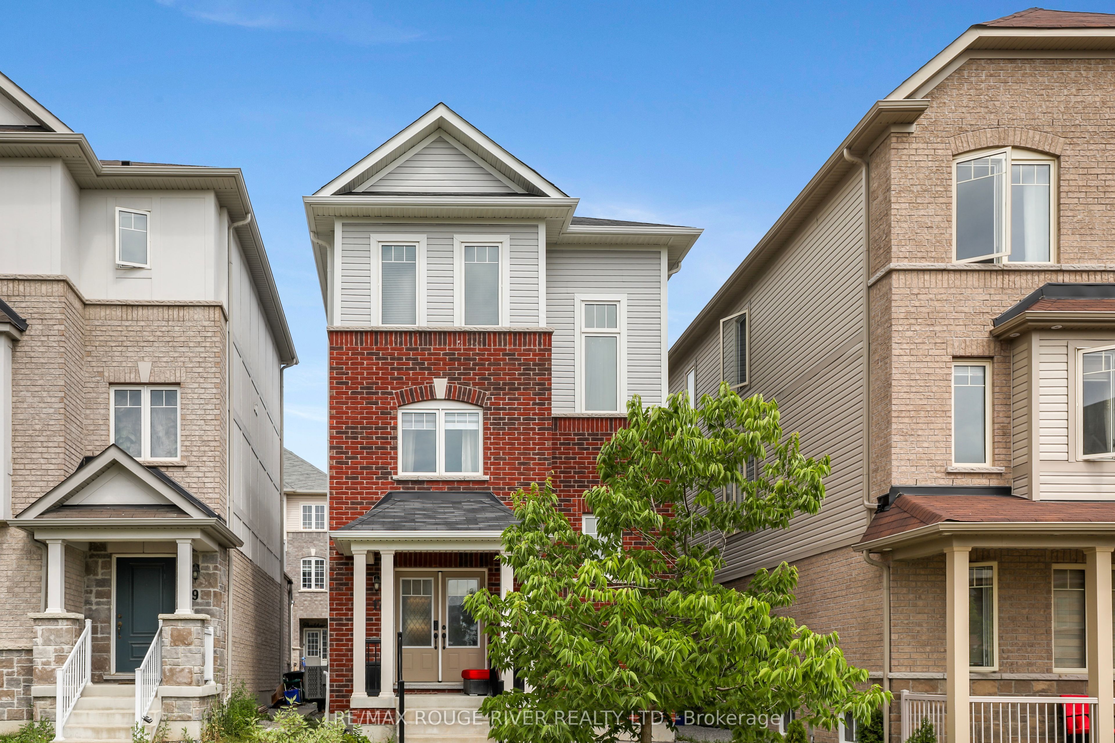17 Devineridge Avenue, Ajax, ON L1Z 0T1