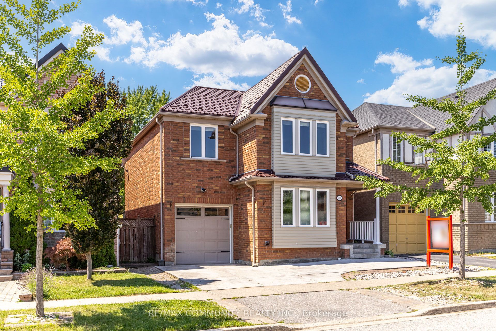 69 McSweeney Crescent, Ajax, ON L1T 4G2 photo 2