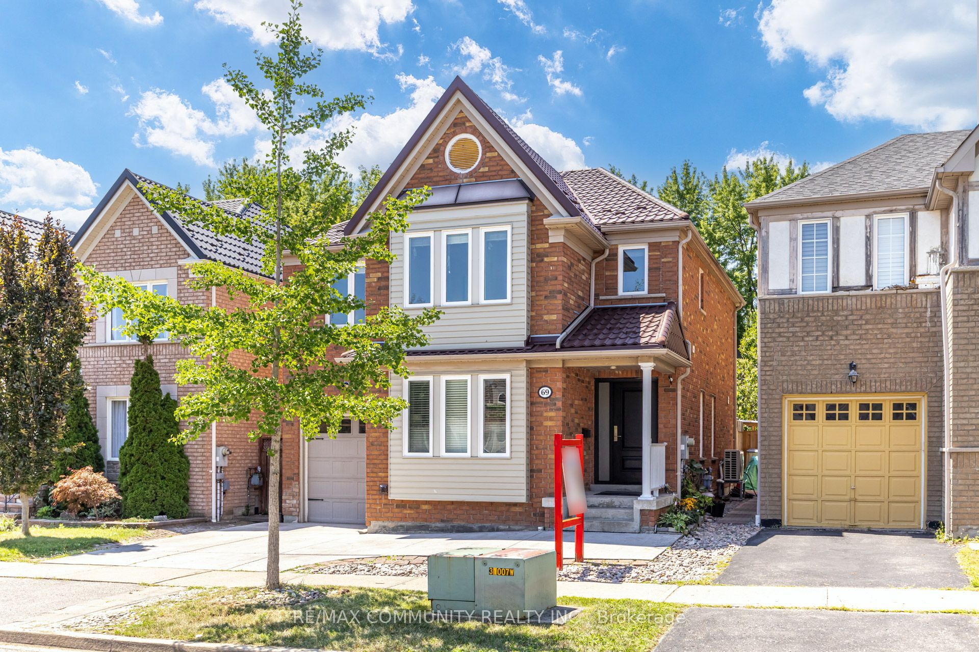 69 McSweeney Crescent, Ajax, ON L1T 4G2 photo 3