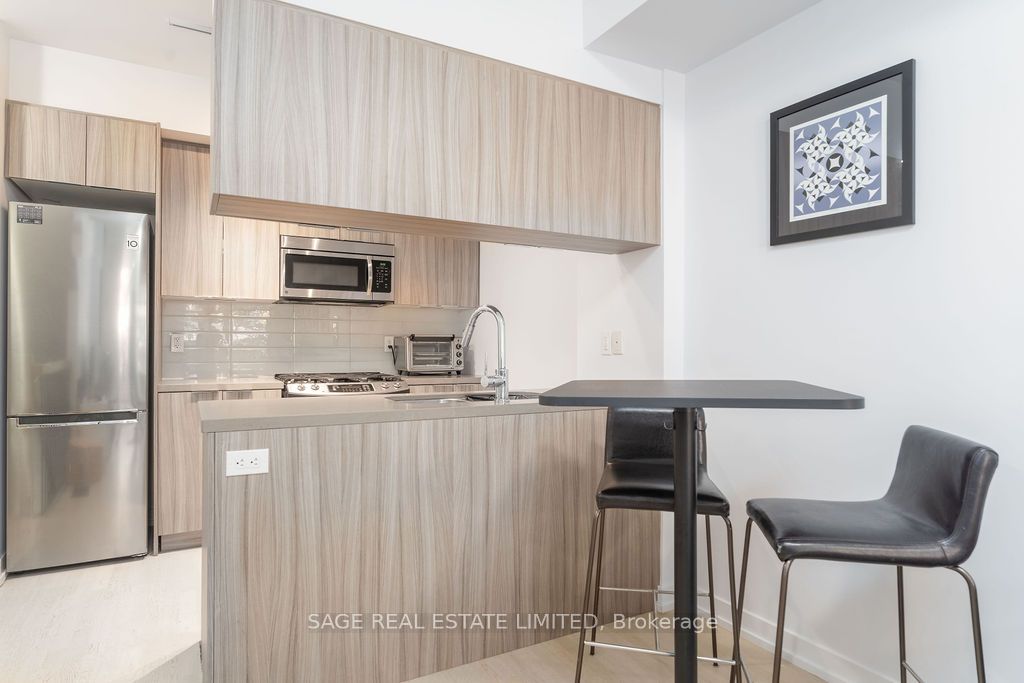 150 Broadview Avenue Th3, Toronto, ON M4M 0A9 photo 2