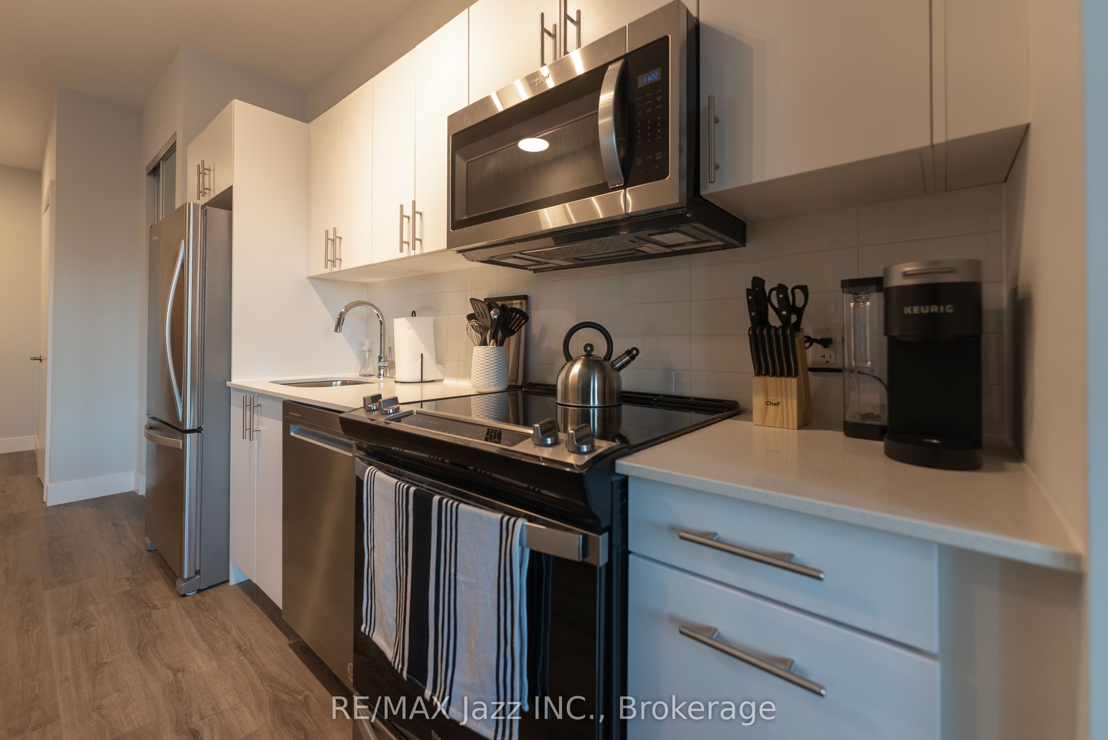 80 Bond Street E 1401, Oshawa, ON L1G 0E6 photo 4