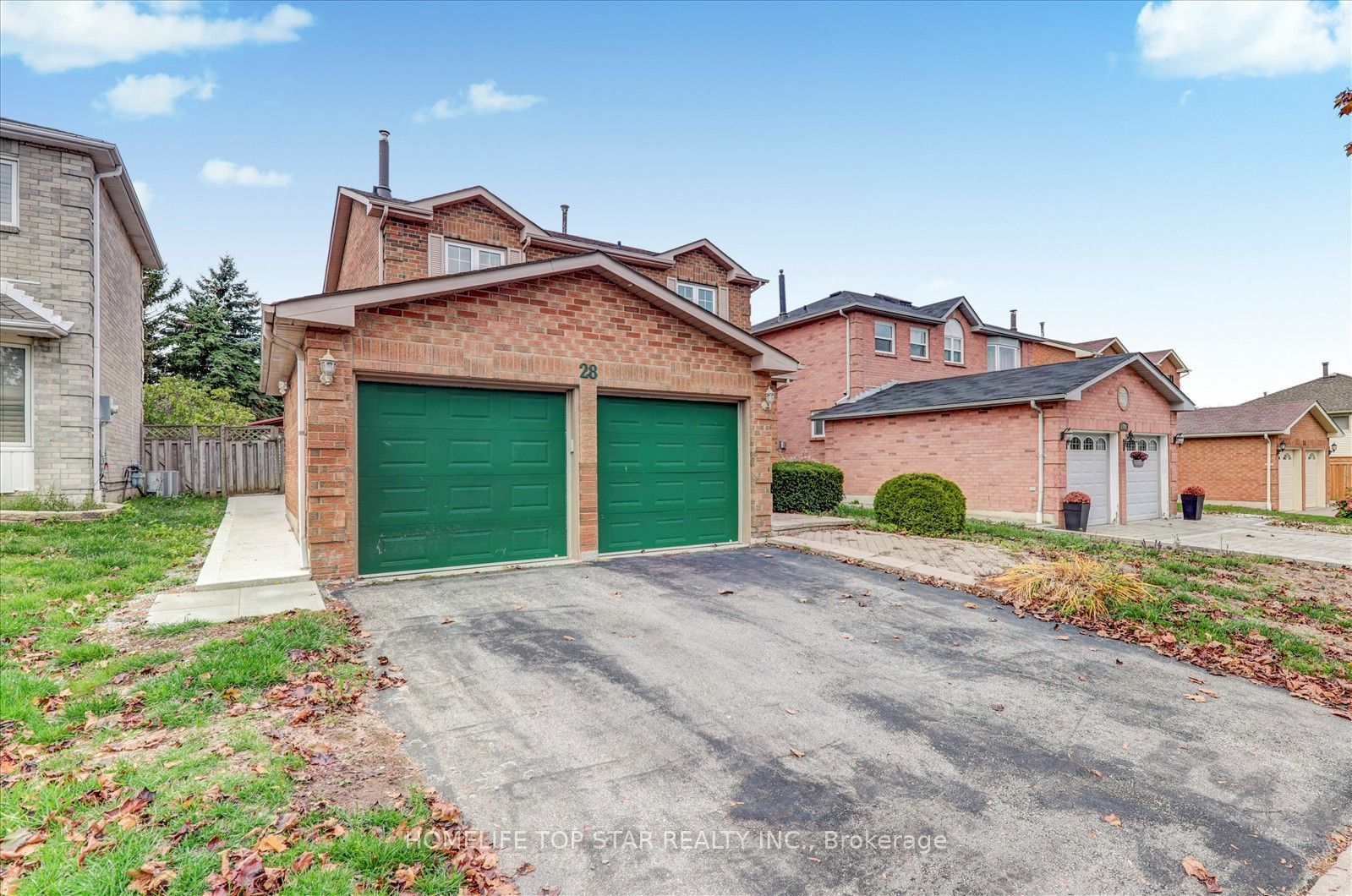 28 Willowbrook Drive, Whitby, ON L1R 1S7 photo 2