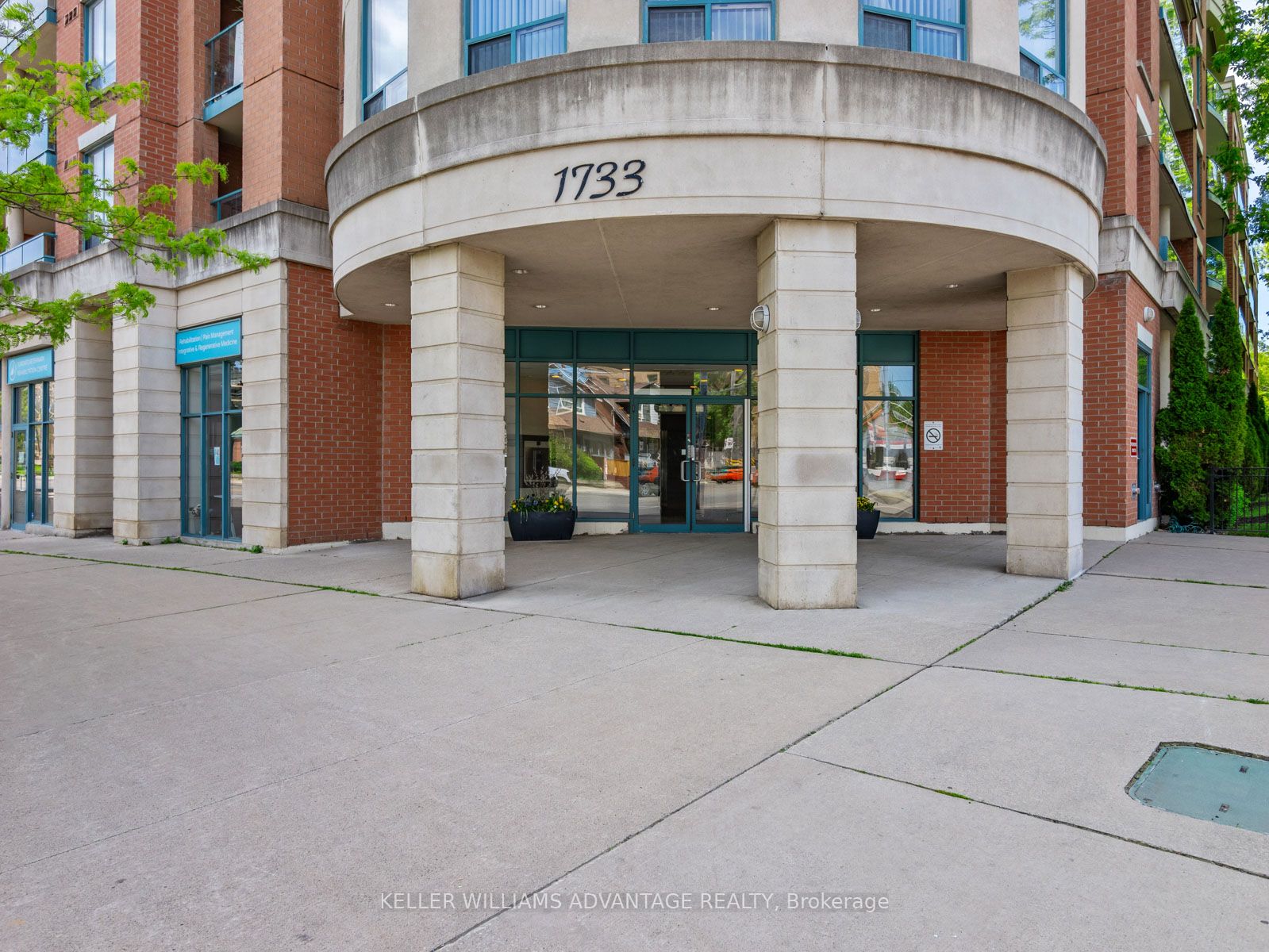 1733 Queen Street E 424, Toronto, ON M4L 6S9 photo 3