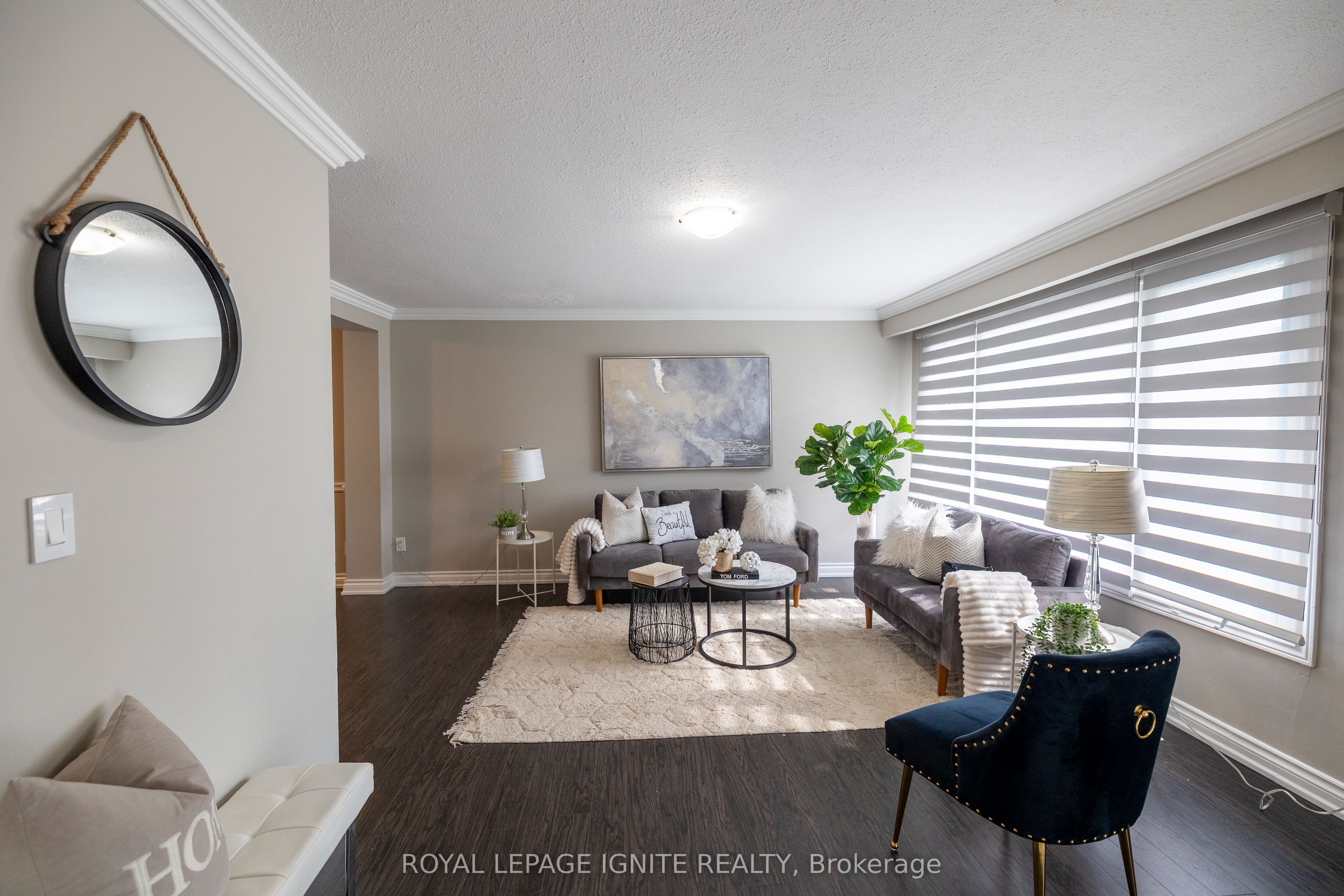 803 Fairview Avenue, Pickering, ON L1W 1M7 photo 2