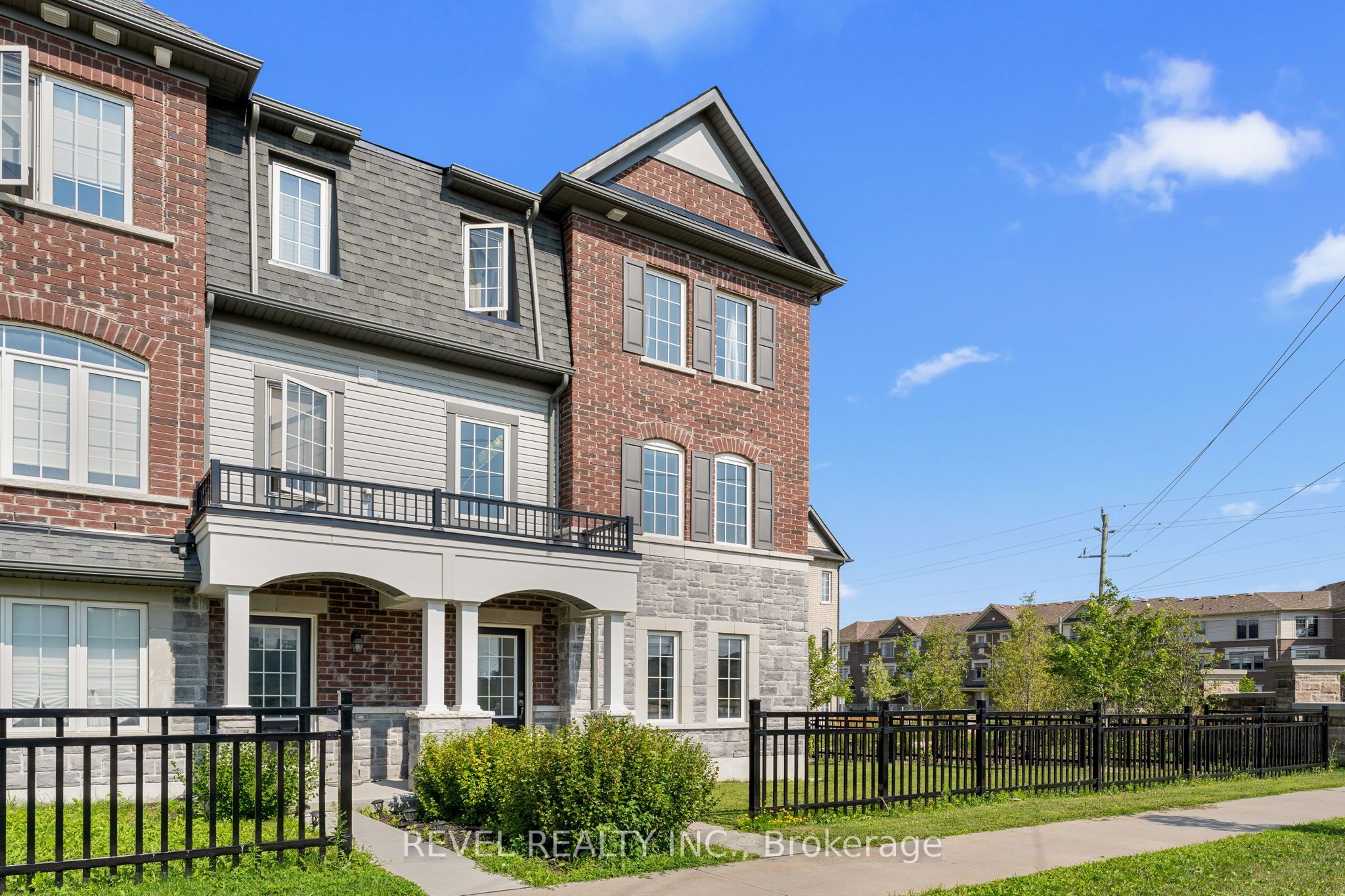 61 Honey Crisp Lane, Clarington, ON L1C 3K2 photo 2