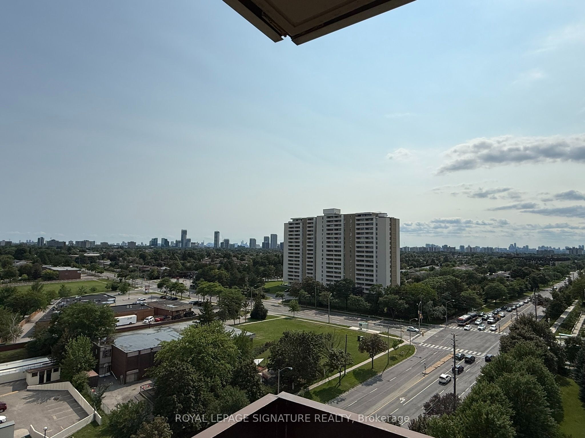 65 Huntingdale Boulevard 1402, Toronto, ON M1W 2P1 photo 2
