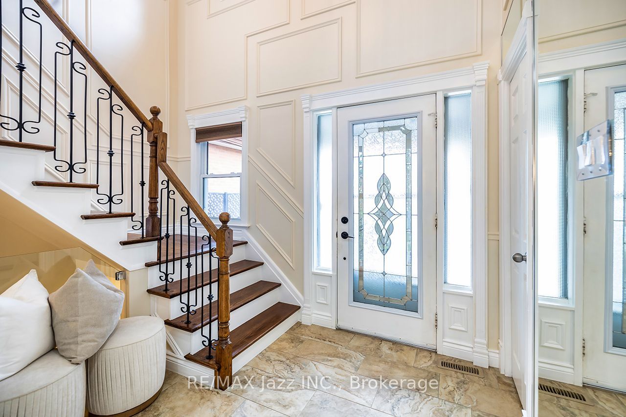 626 Strouds Lane, Pickering, ON L1V 4T3 photo 3