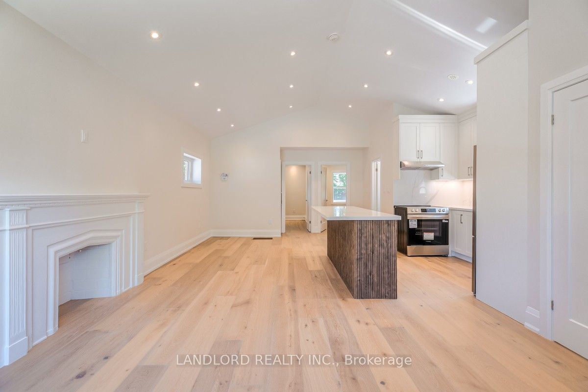 29 Hutton Avenue, Toronto, ON M4C 3L2 photo 2