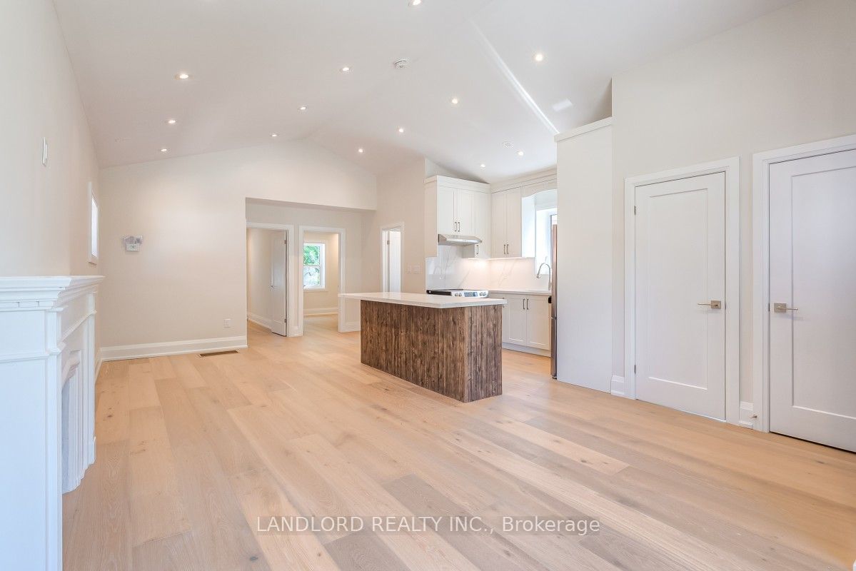 29 Hutton Avenue, Toronto, ON M4C 3L2 photo 3