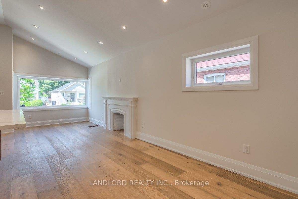 29 Hutton Avenue, Toronto, ON M4C 3L2 photo 5