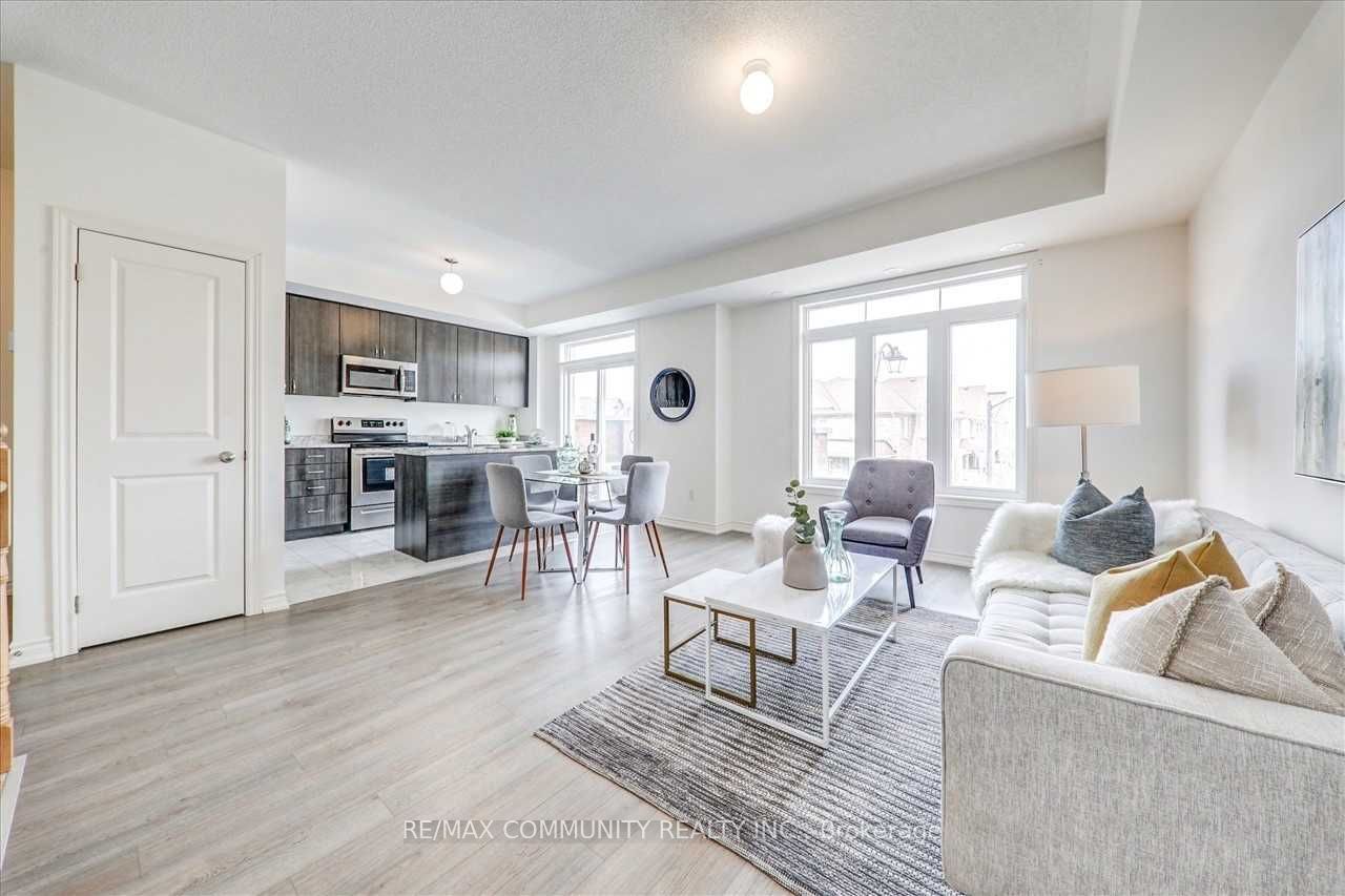 2718 William Jackson Drive, Pickering, ON L1X 0E6 photo 3