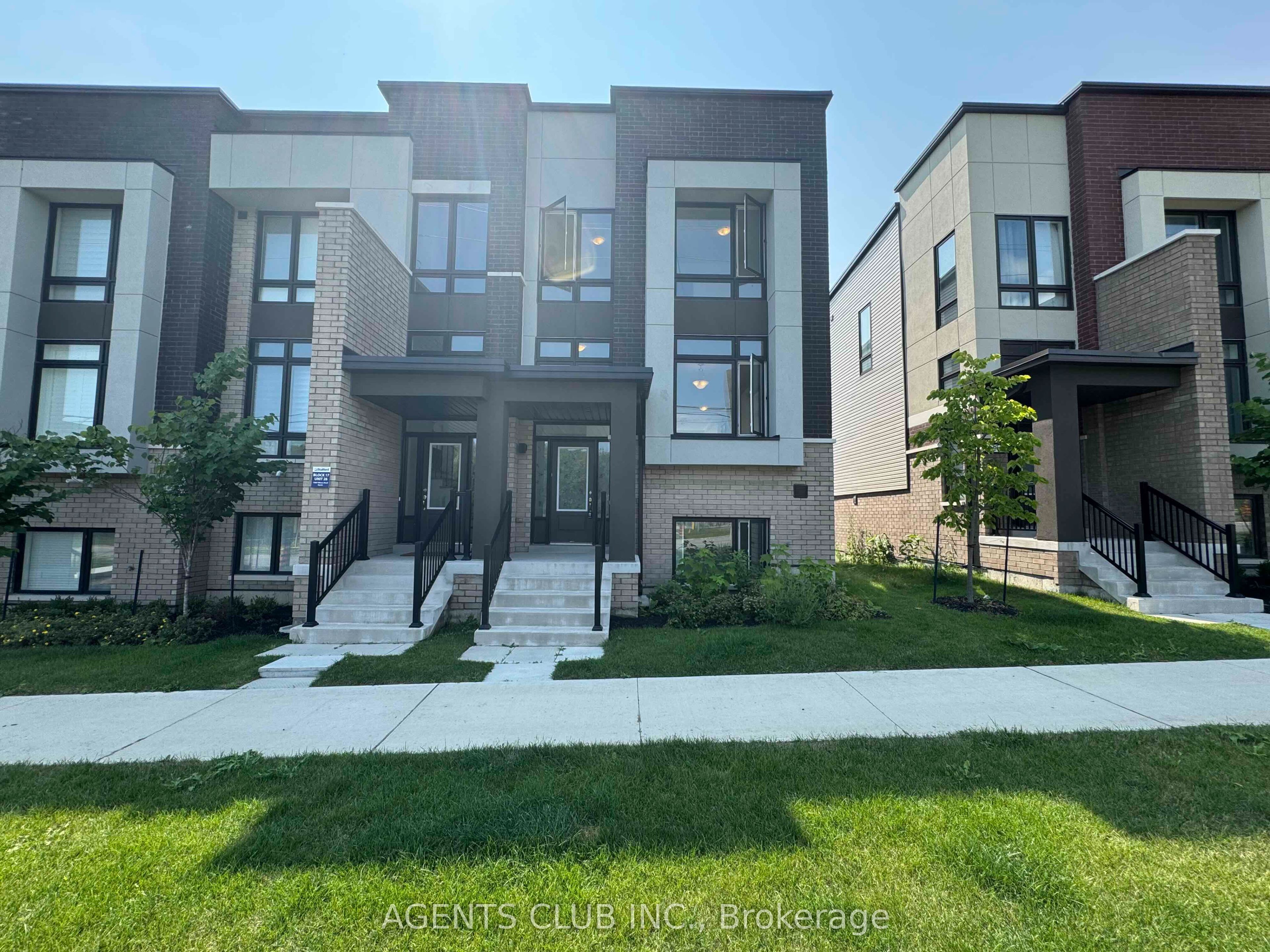 1982 Wilson Road N, Oshawa, ON L1K 3G4