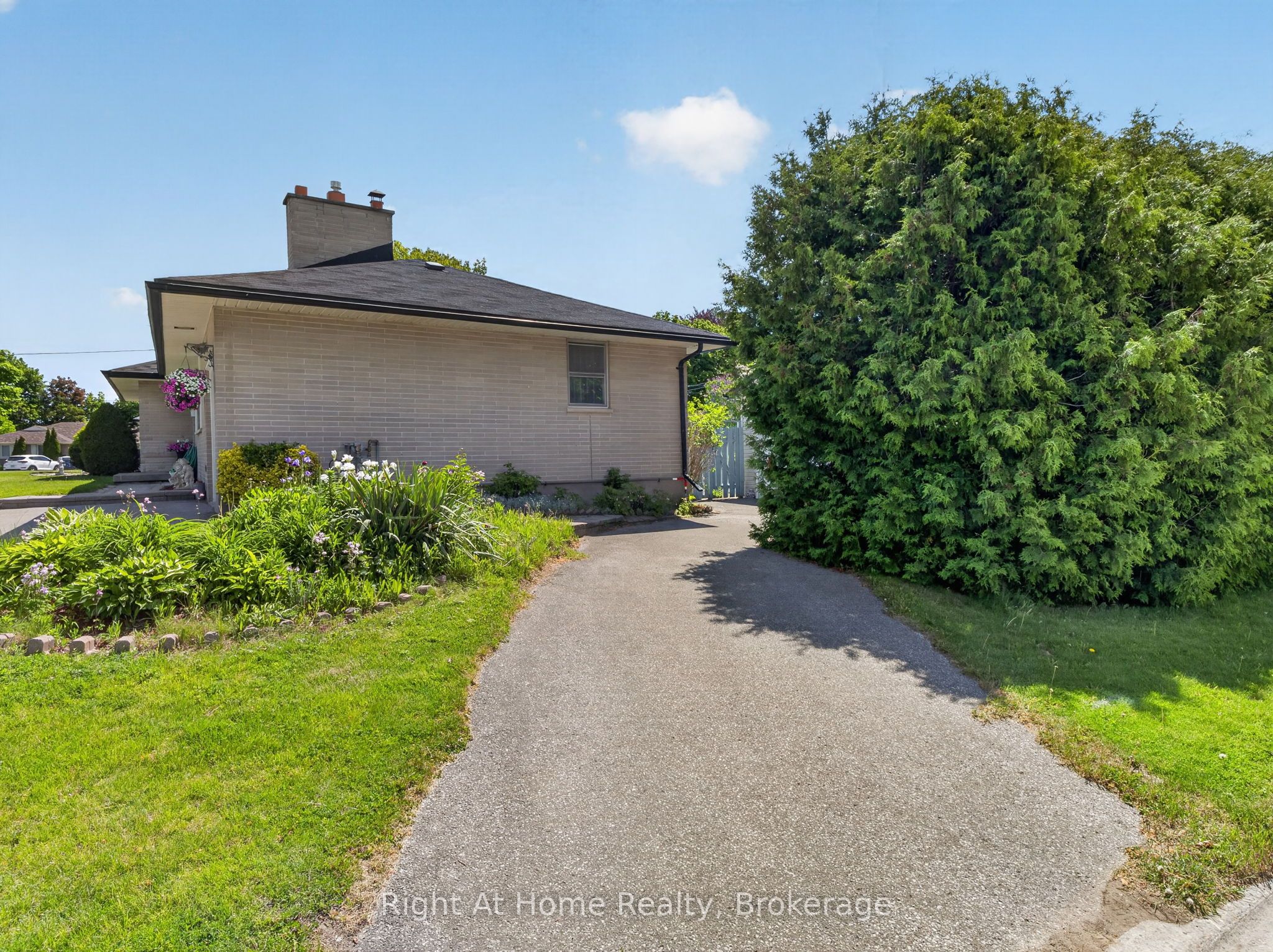 47 Churchill Avenue, Oshawa, ON L1G 3K5 photo 5