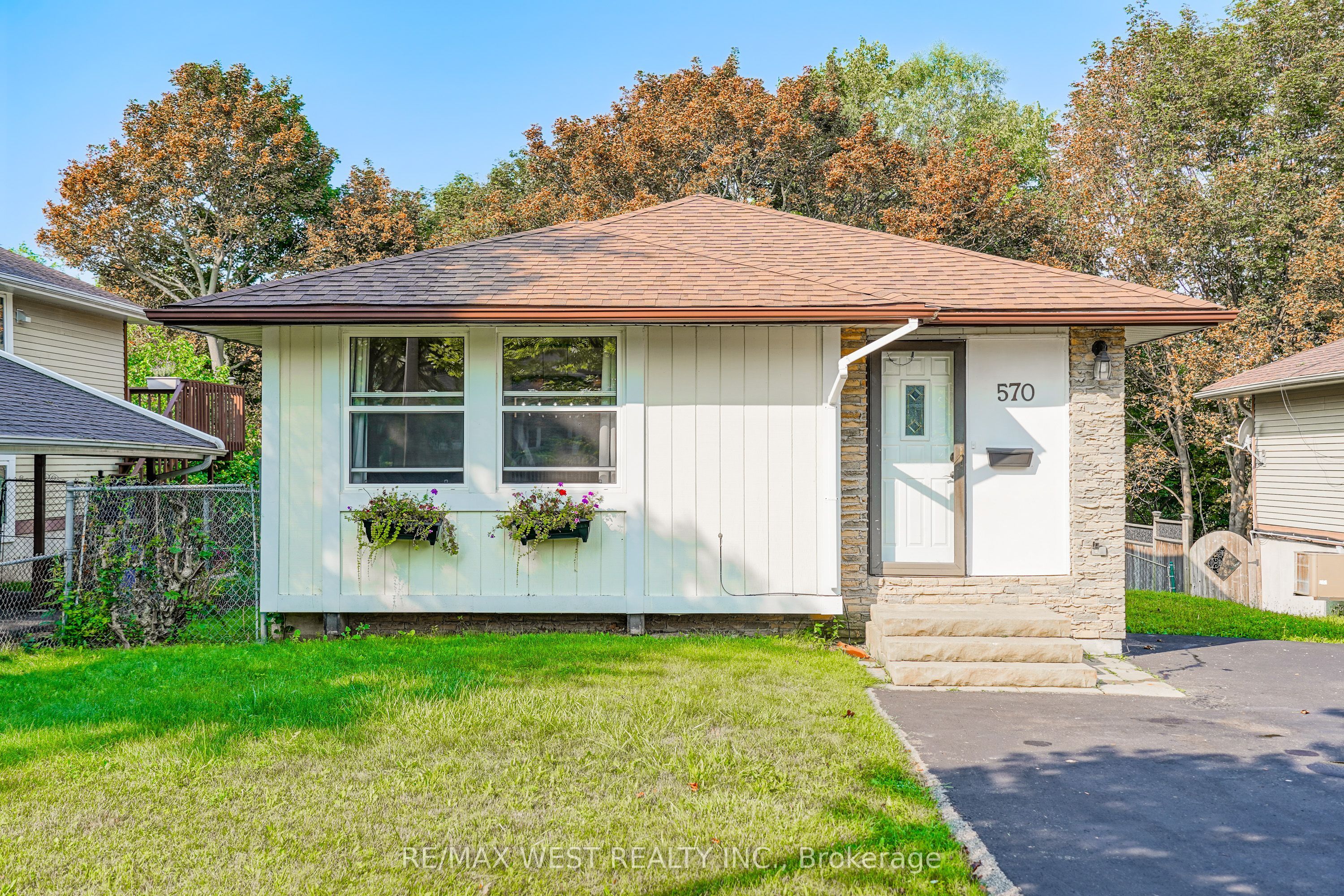 570 Annandale Street, Oshawa, ON L1H 7S7